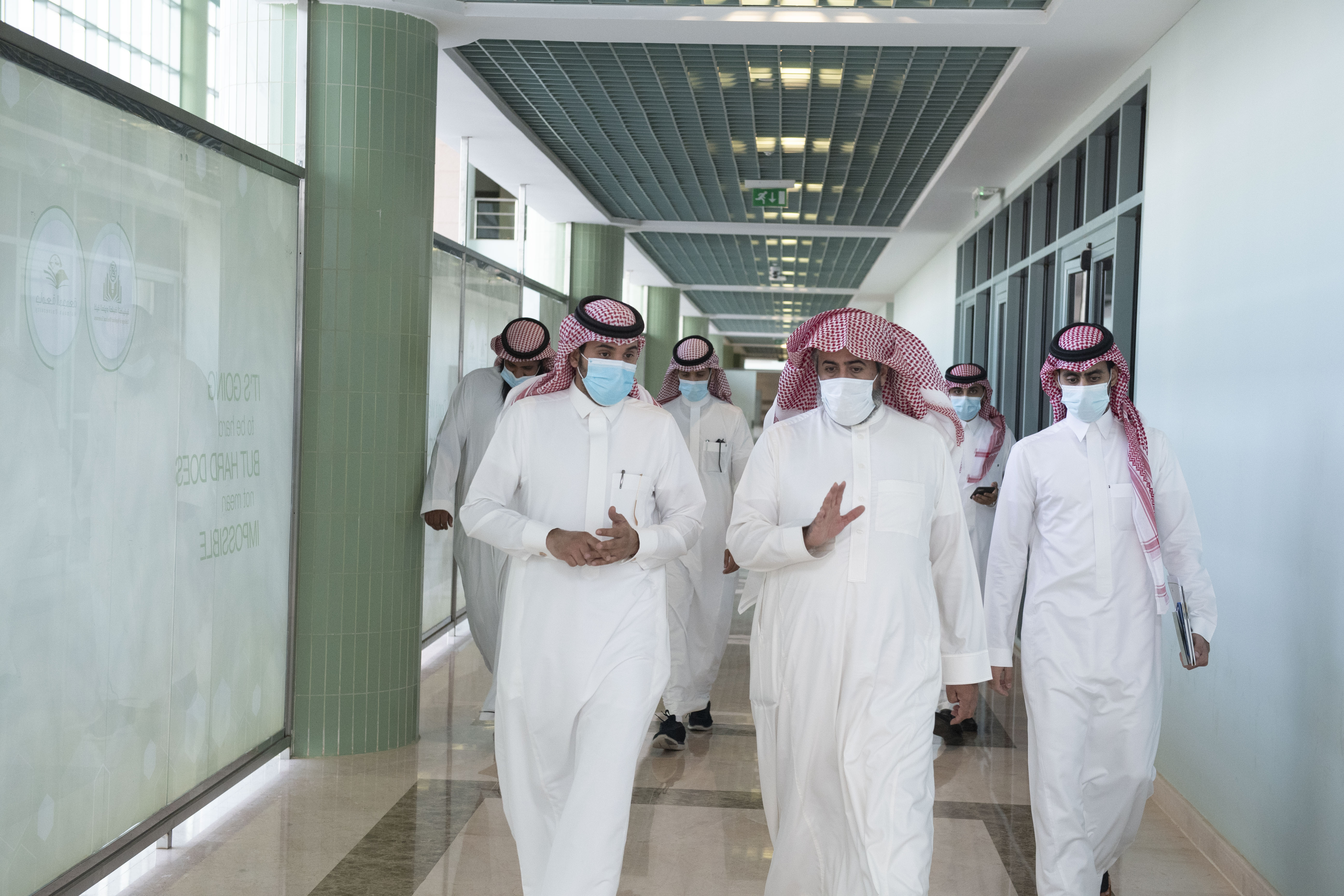 وكيل الجامعة يلتقي طلاب وطالبات الدراسات العليا بكلية العلوم الطبية التطبيقية 