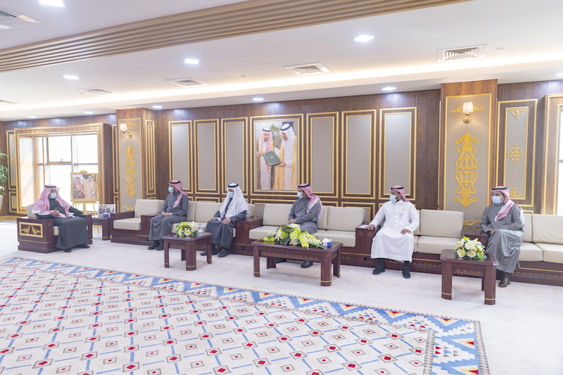 الجامعة