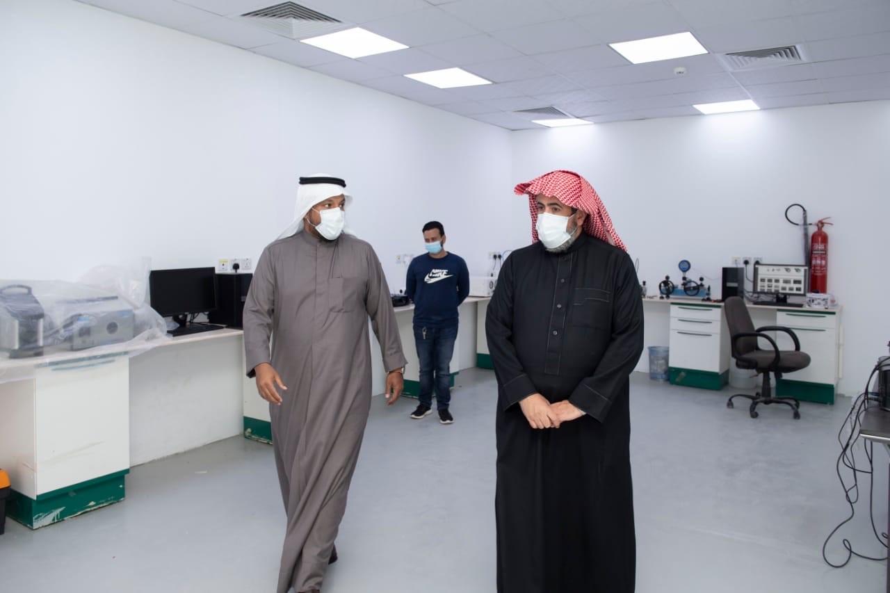 وكيل الجامعة يتابع اعمال جاهزية مختبر الفحص والمعايرة
