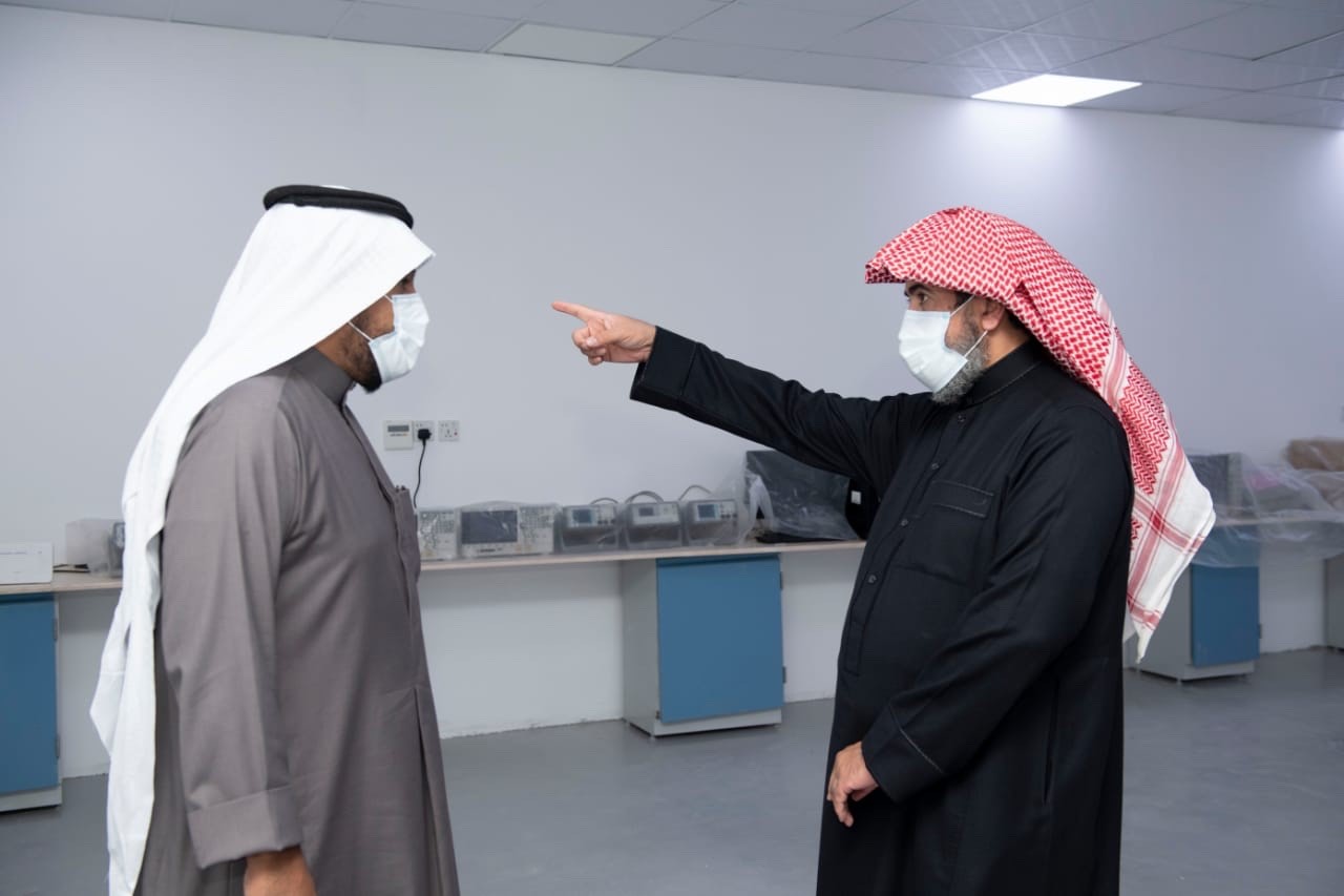 وكيل الجامعة يتابع اعمال جاهزية مختبر الفحص والمعايرة