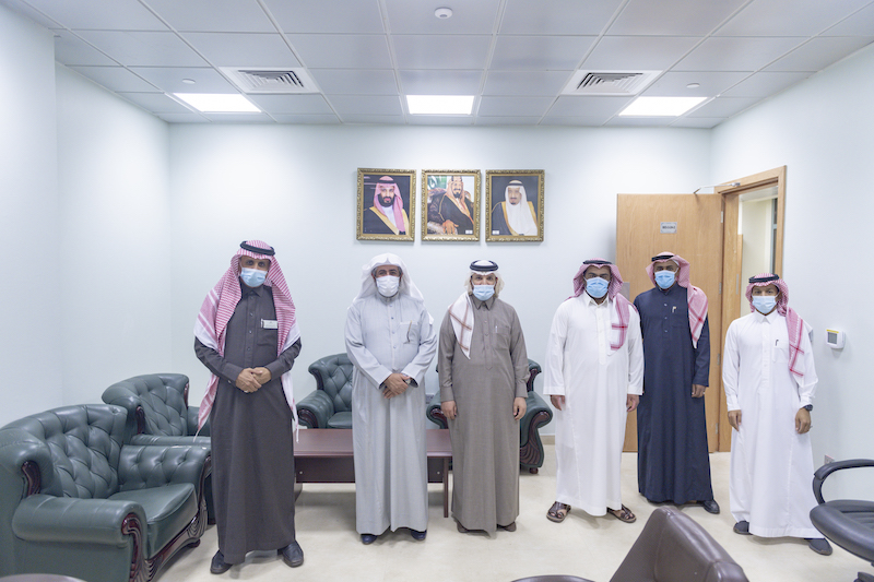 الجامعة
