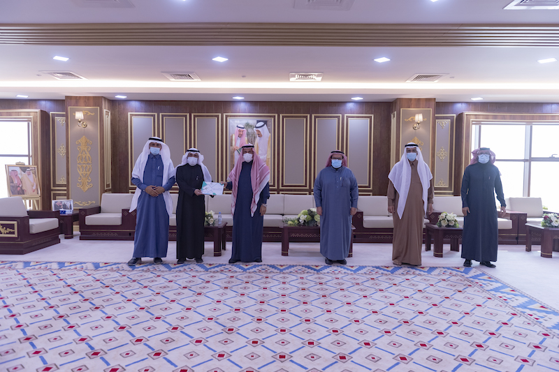 الجامعة