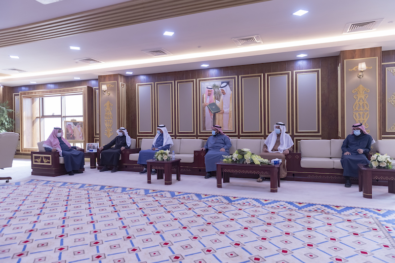 الجامعة