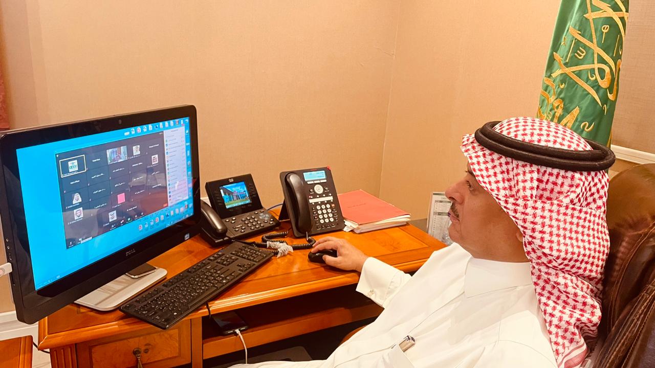 مشاركة عميد معهد الملك سلمان للدراسات والخدمات الاستشارية في اللقاء الثالث عشر لعمداء معاهد البحوث والاستشارات بالجامعات السعودية