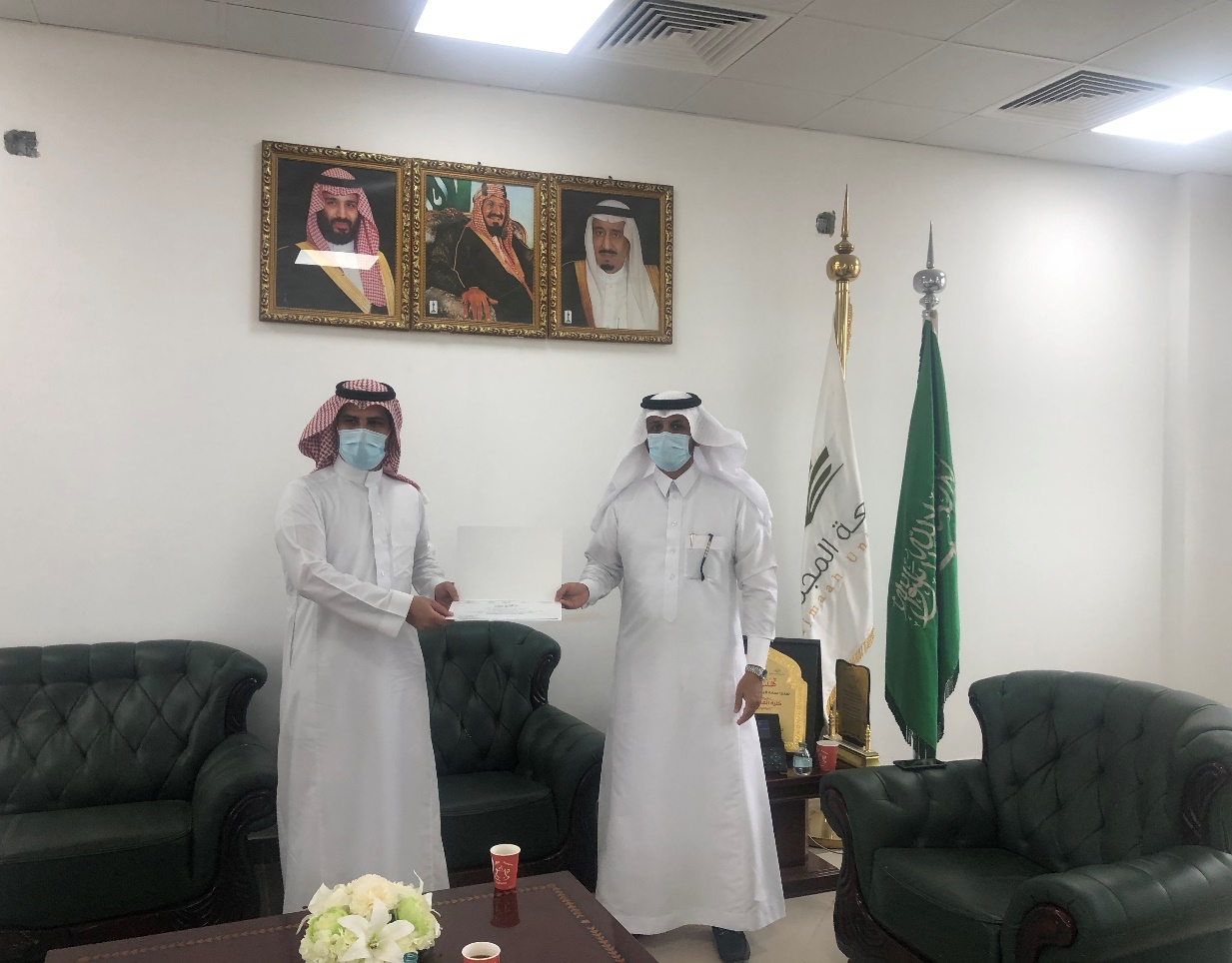 استقبال عميد كلية الهندسة لرئيس مركز الابتكار وريادة الأعمال وتكريم المشاركين في ورشة العمل