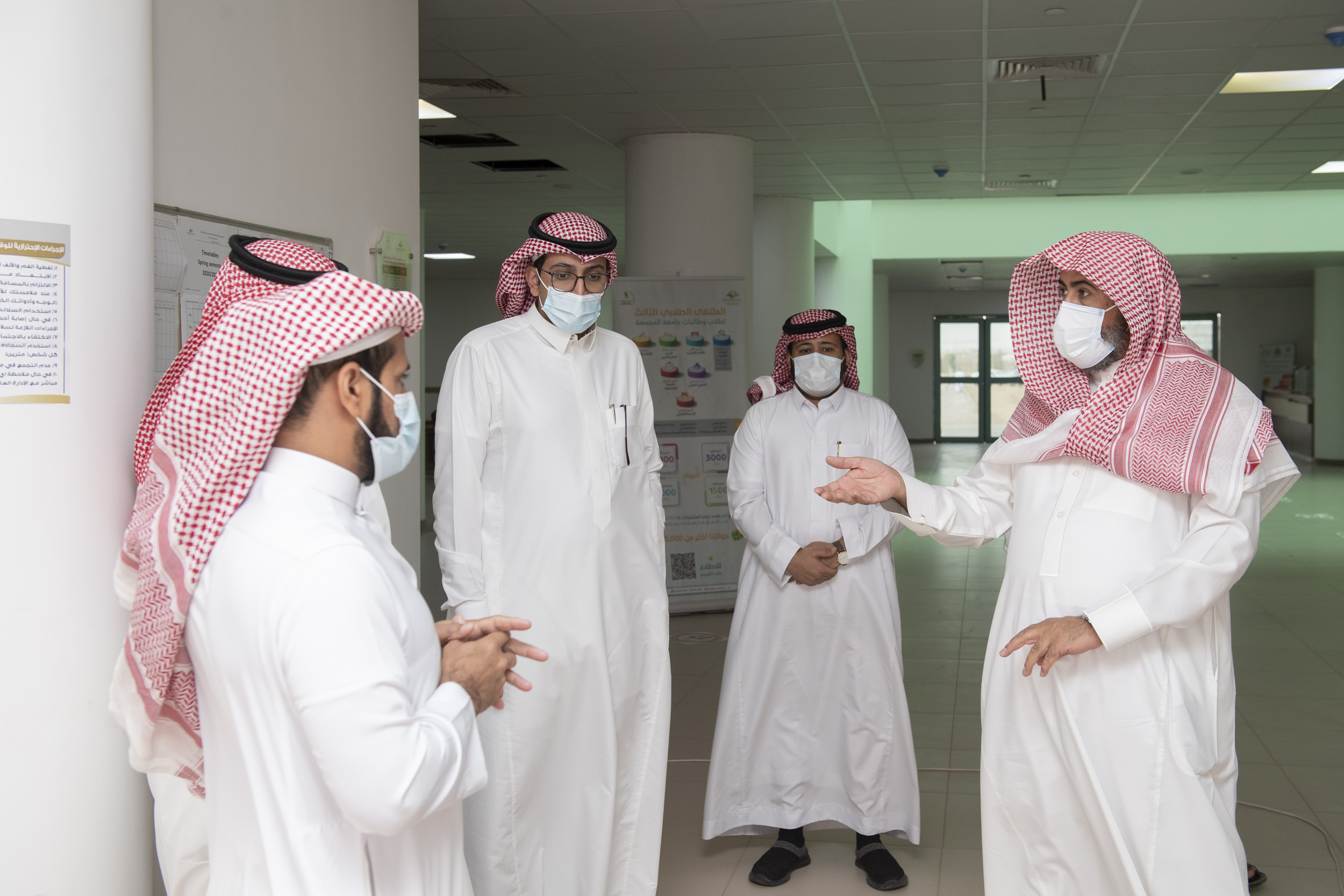 وكل الجامعة يقوم بجولة تفقدية لعدد من كليات الجامعة للاطلاع على جاهزية مقرات الاختبارات