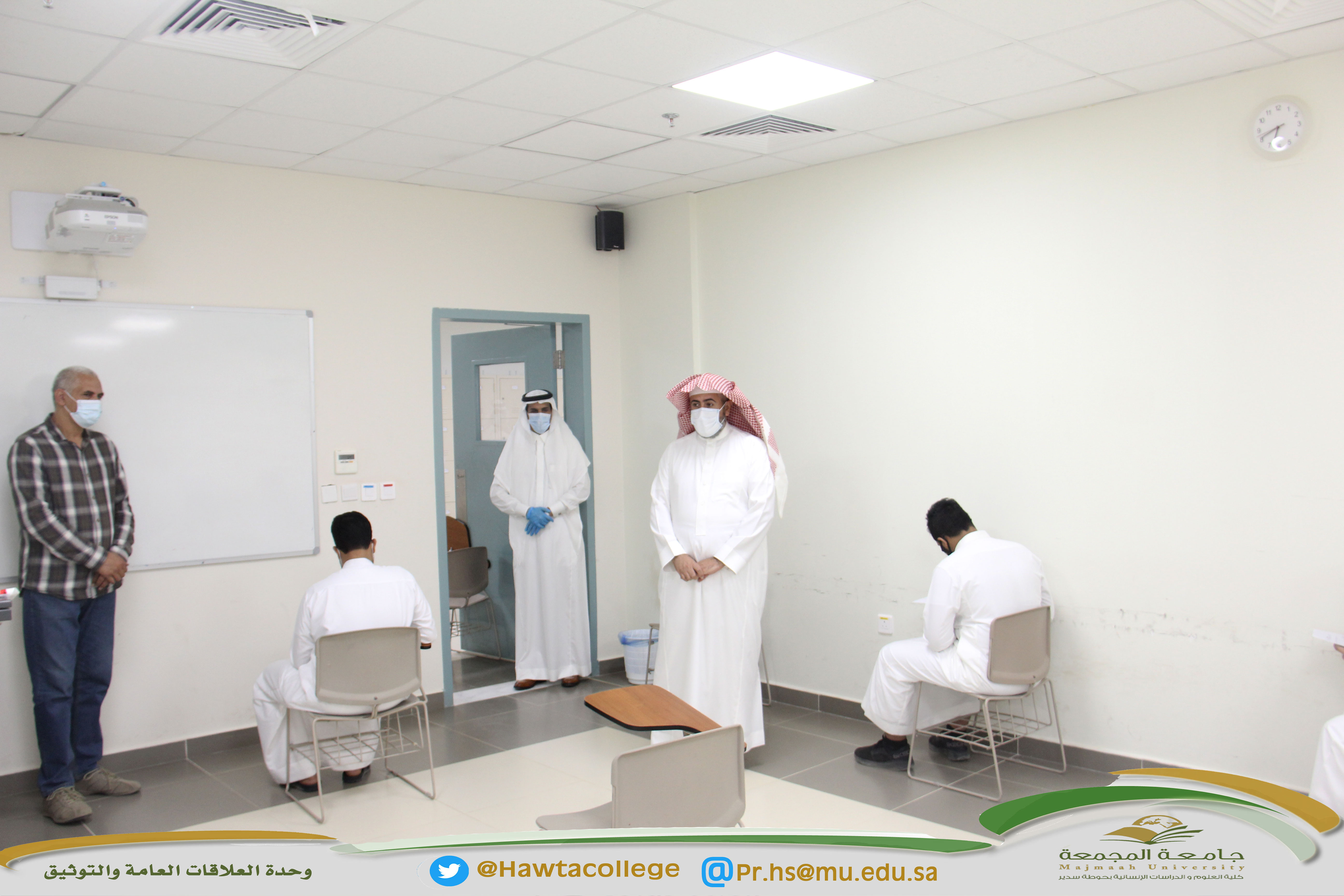 وكيل الجامعة يتفقد سير الاختبارات النهائية بالكلية