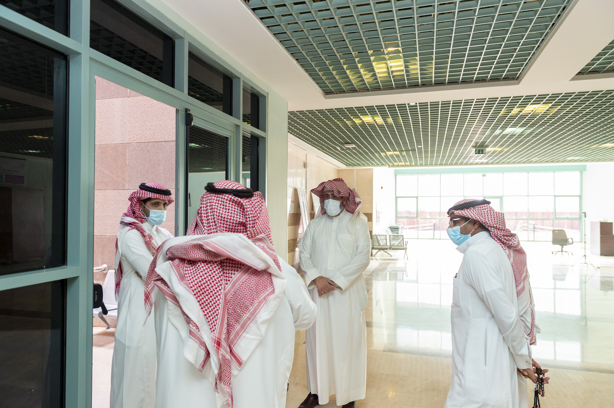وكيل الجامعة يتفقد جاهزية مكتب خدمات الطالبات بالمدينة الجامعية