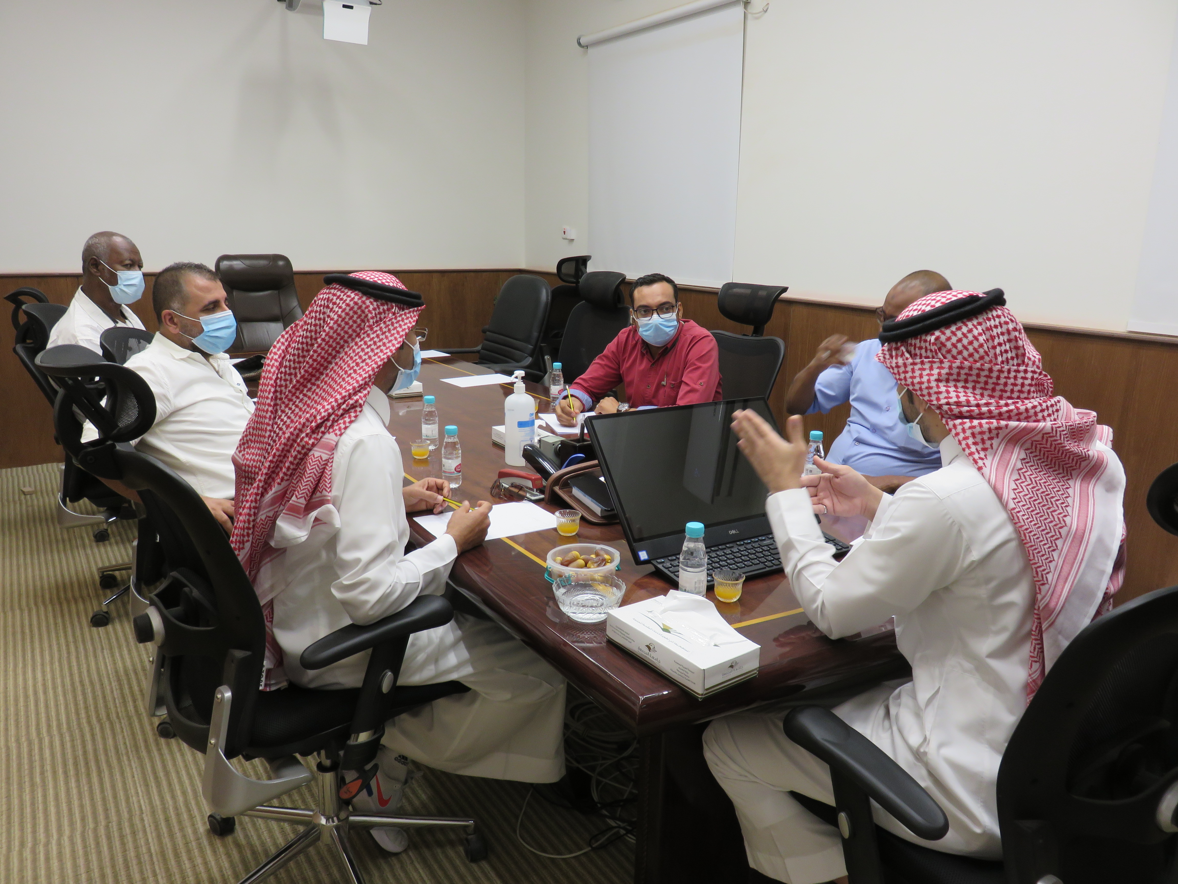 اجتماع لجنة الاستلام النهائي لمشروع مبنى الإدارة والعمادات المساندة