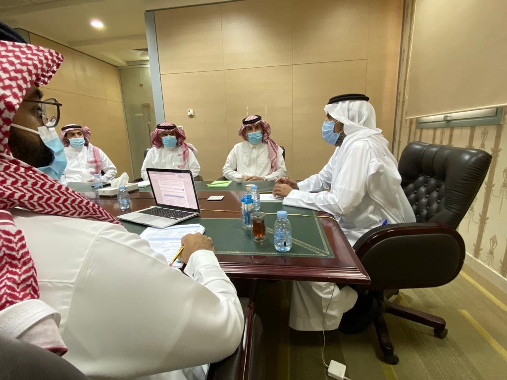 وكيل الجامعة للشؤون التعليمية يؤكد على أهمية رفع مستوى التنسيق والتعاون والتكامل في كل ما يتعلق بتحقق الجودة ويشيد بالجهود المبذولة في كلية التربية بالمجمعة.