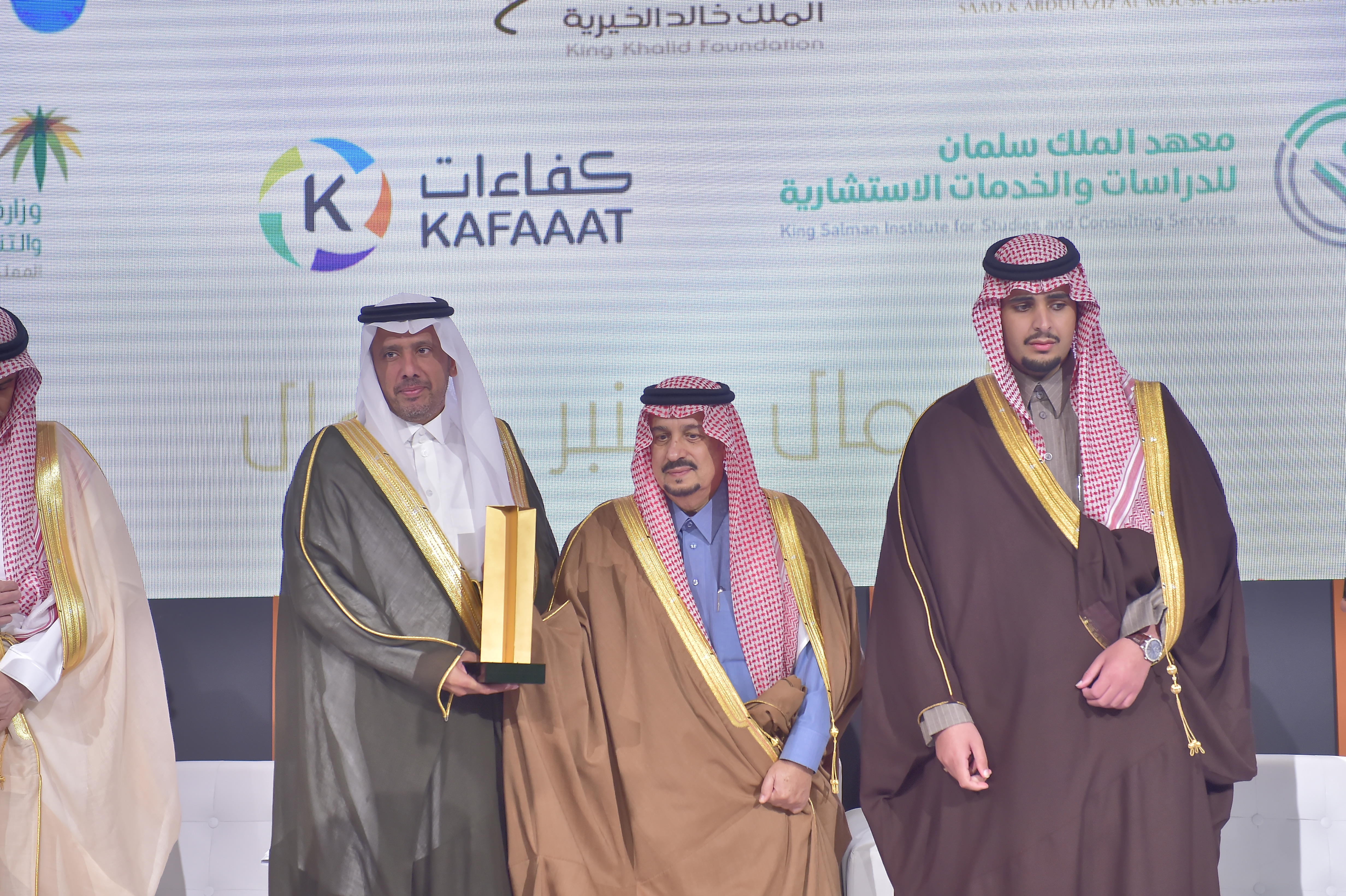 الجامعة تحصل على جائزة تمكين الشركاء في مجال التنمية المستدا…
