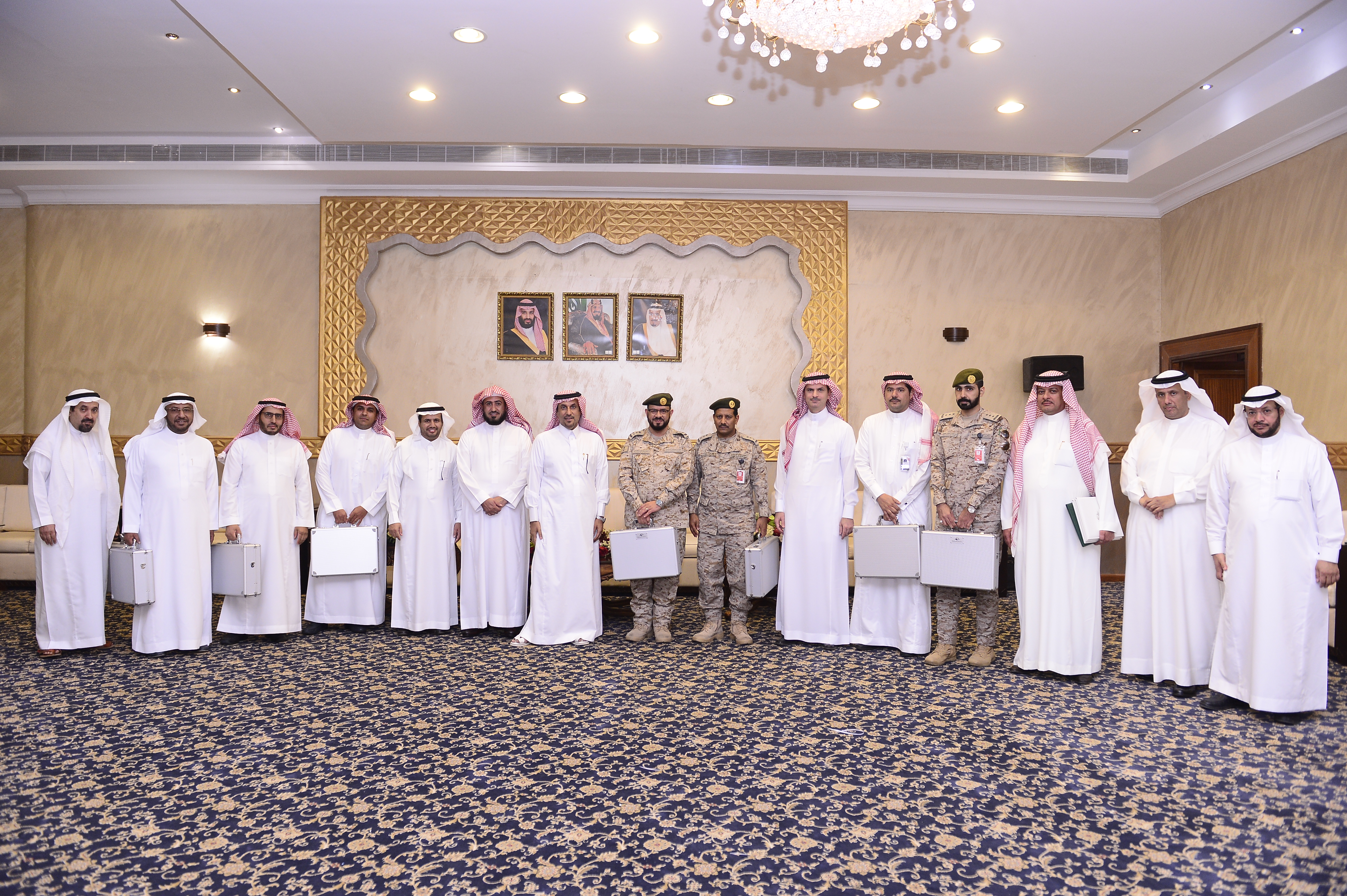 الجامعة تقيم حفل توقيع عقد ومذكرات تفاهم مع كلية الأمير سلطا…
