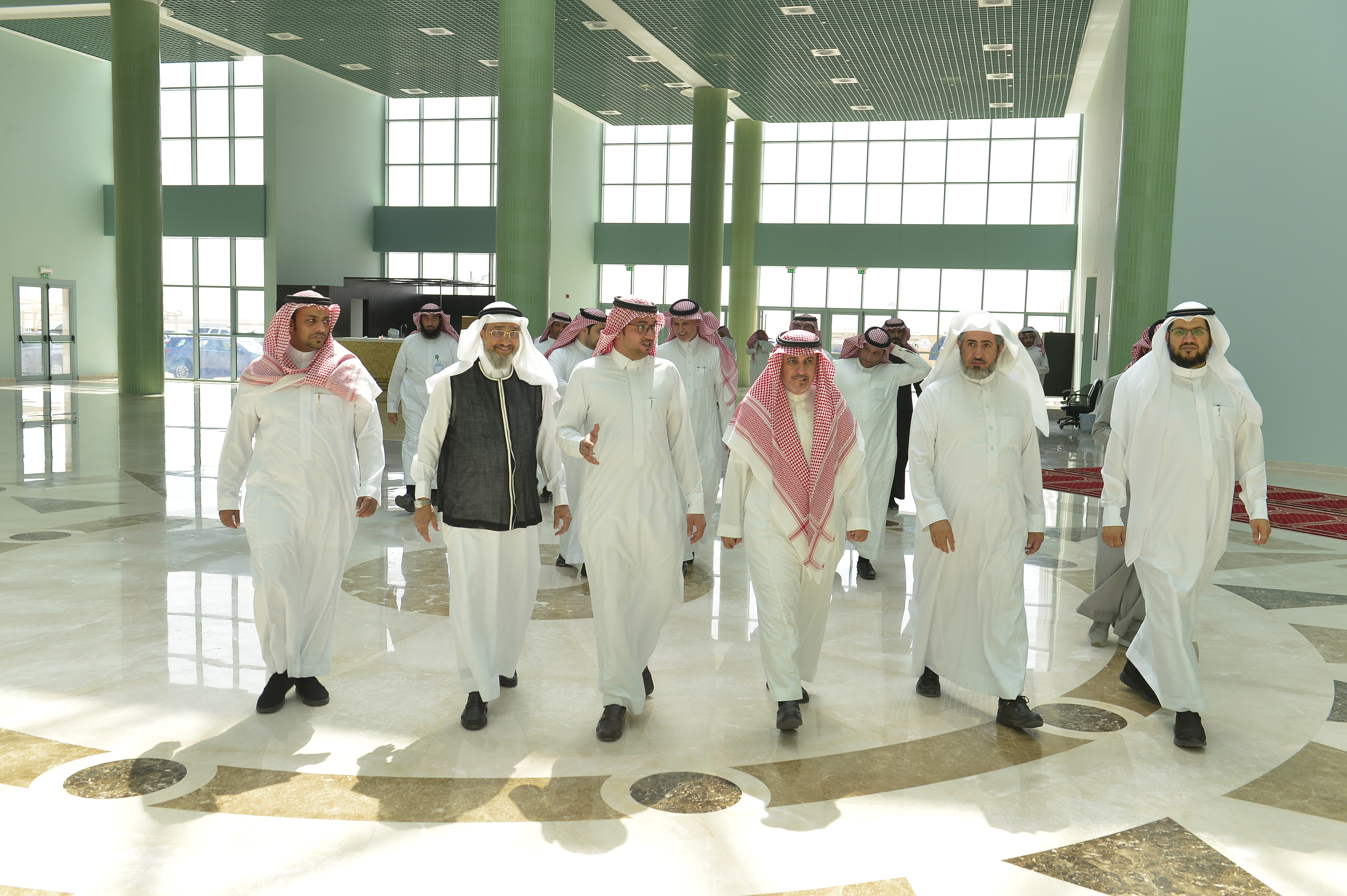 وفد من جامعة الملك عبدالعزيز يزور الجامعة 
