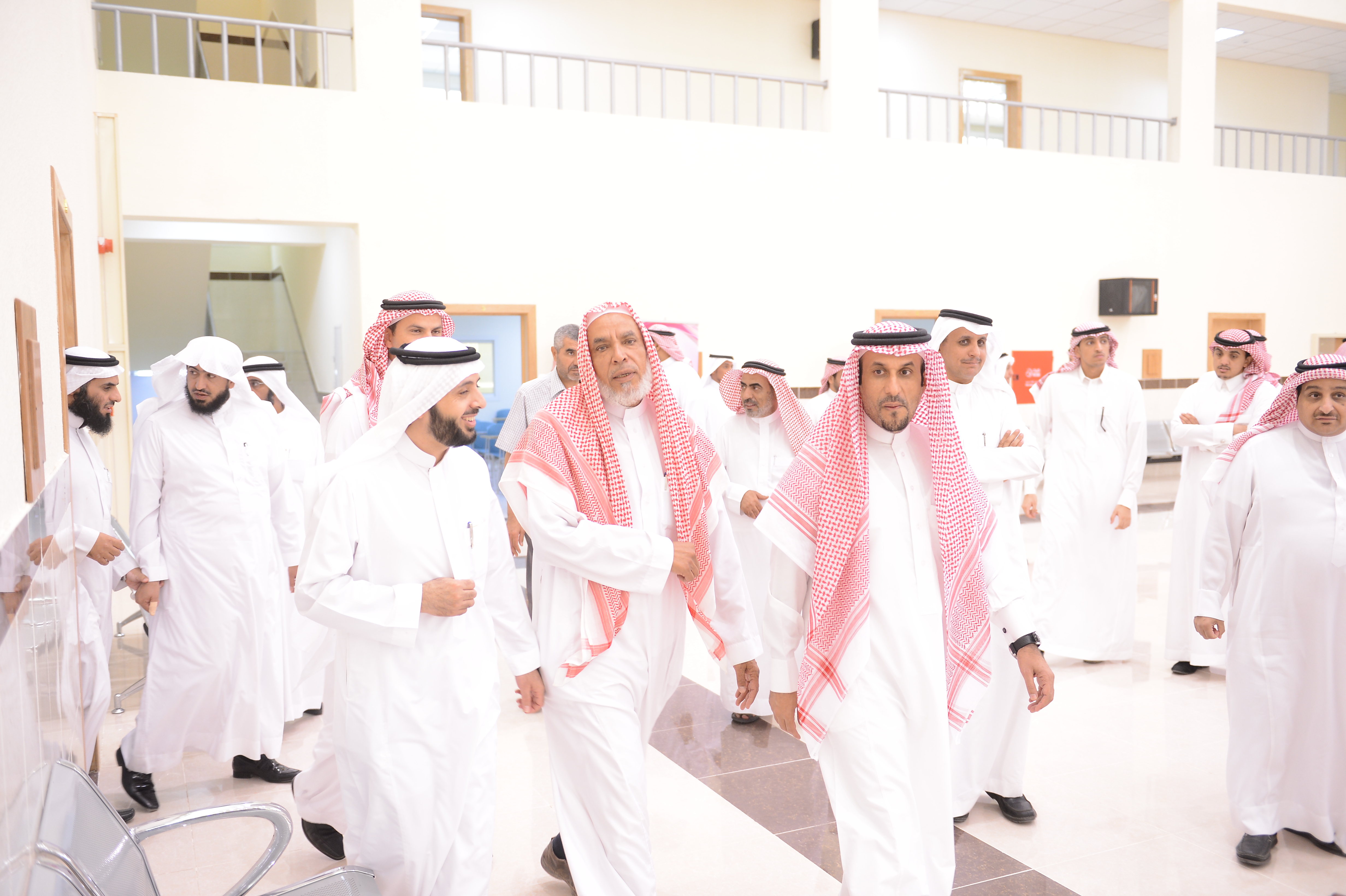 معالي مدير الجامعة يفتتح مبنى السنة التحضيرية والصالة المتعد…