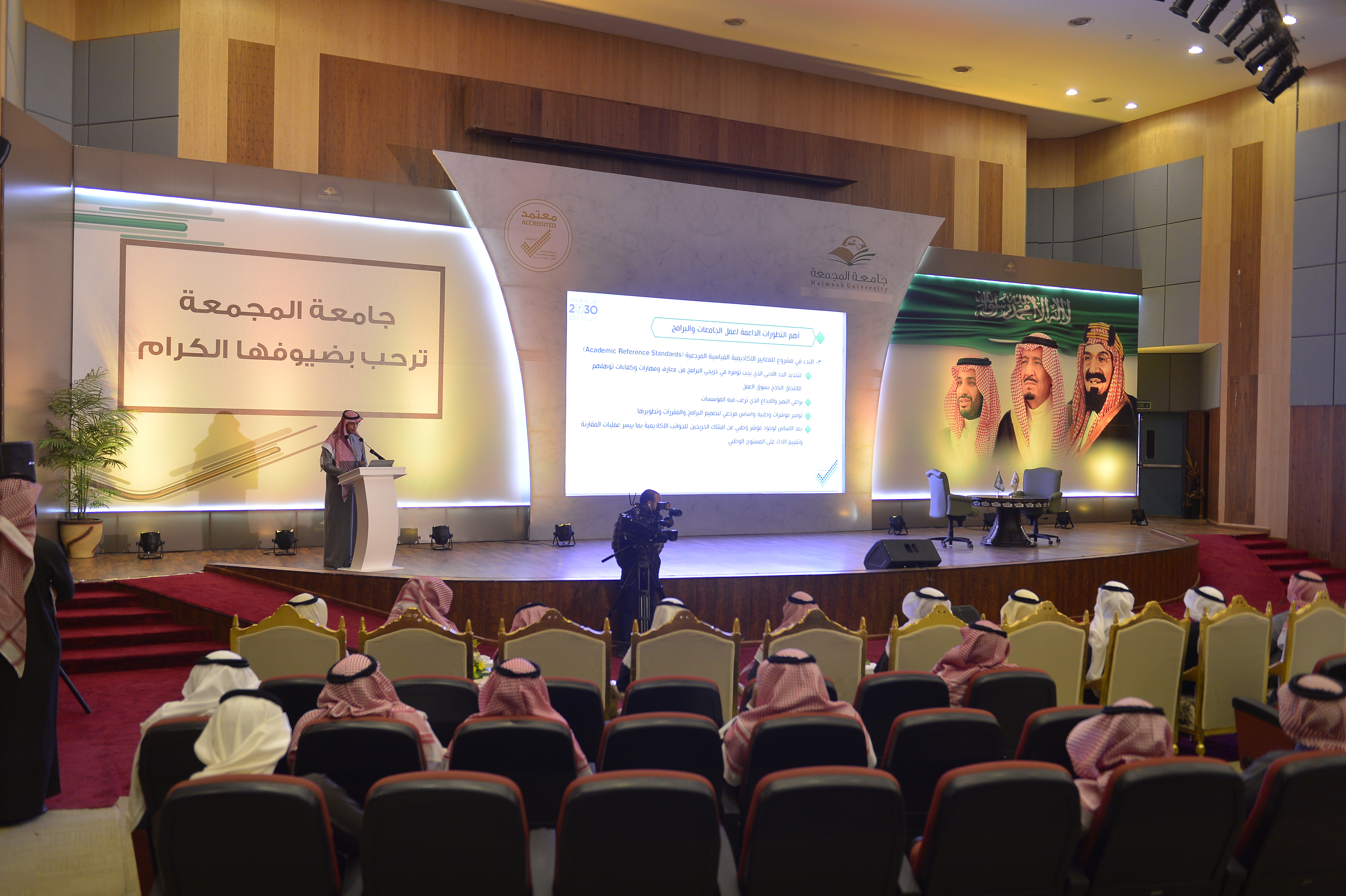 الجامعة توقع عدداً من عقود الاعتماد البرامجي مع المركز الوطن…