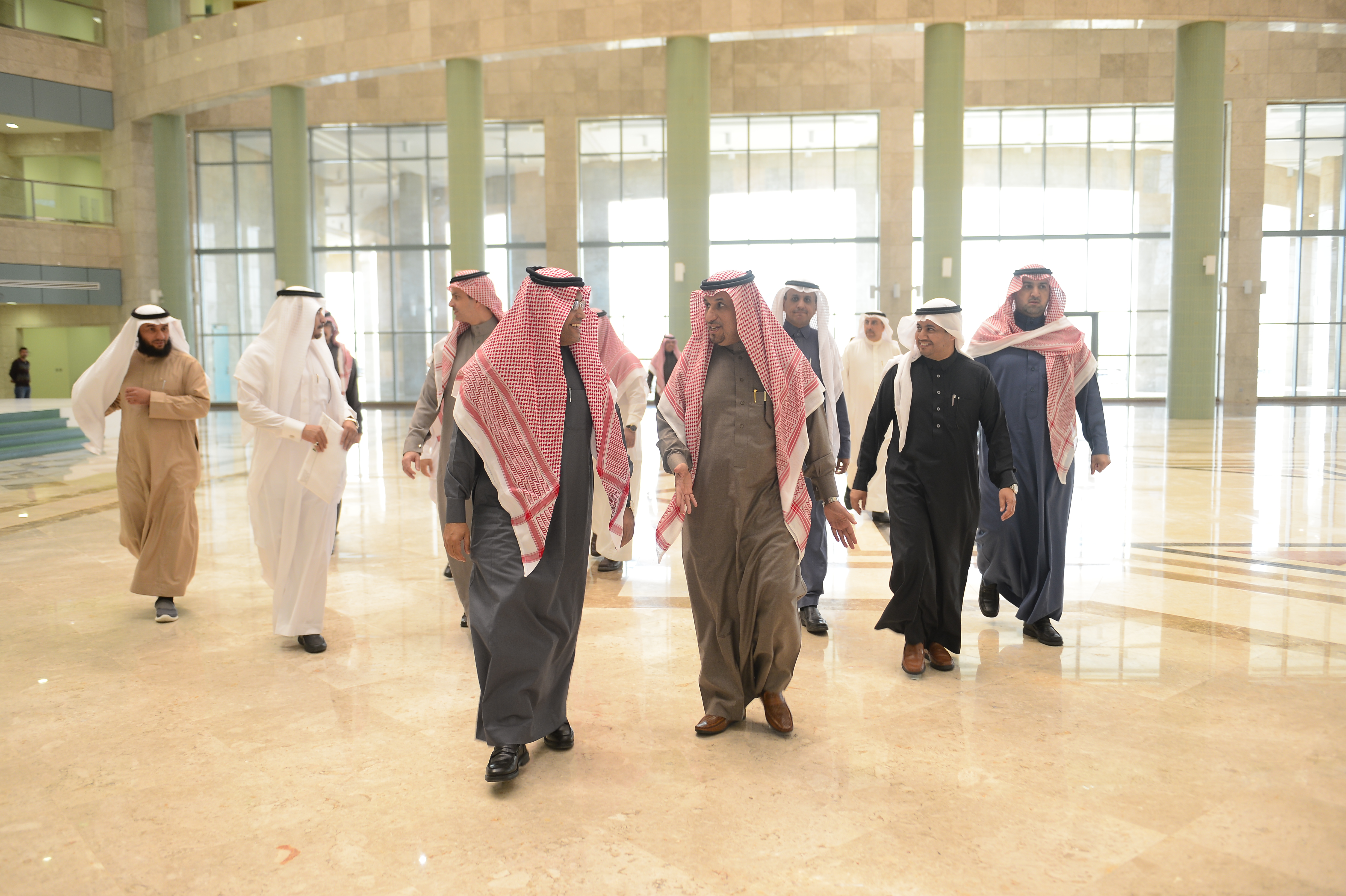 مدير جامعة تبوك يزورالجامعة ، ويوقع اتفاقية تعاون في مجال ال…