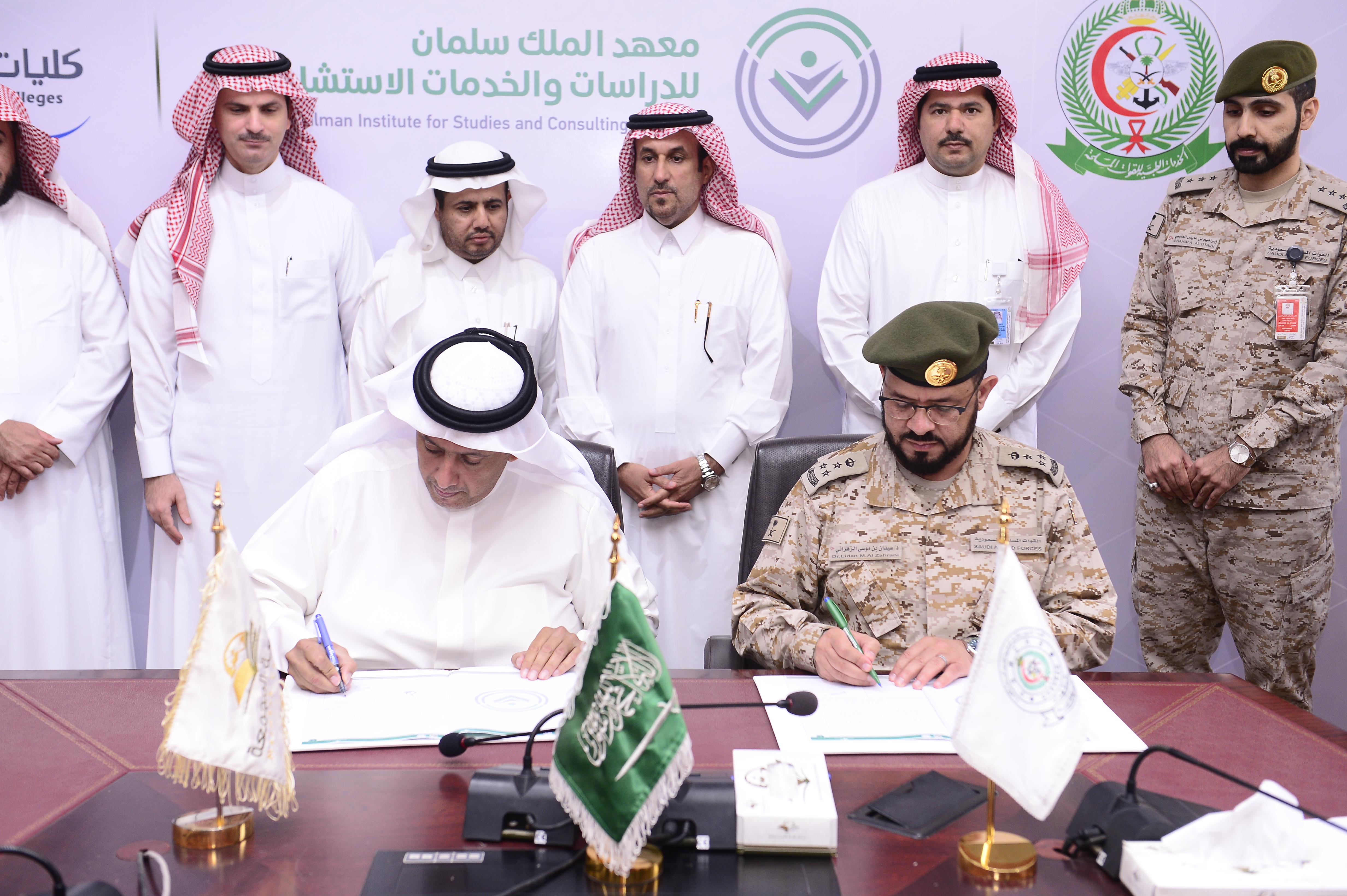 الجامعة تقيم حفل توقيع عقد ومذكرات تفاهم مع كلية الأمير سلطا…