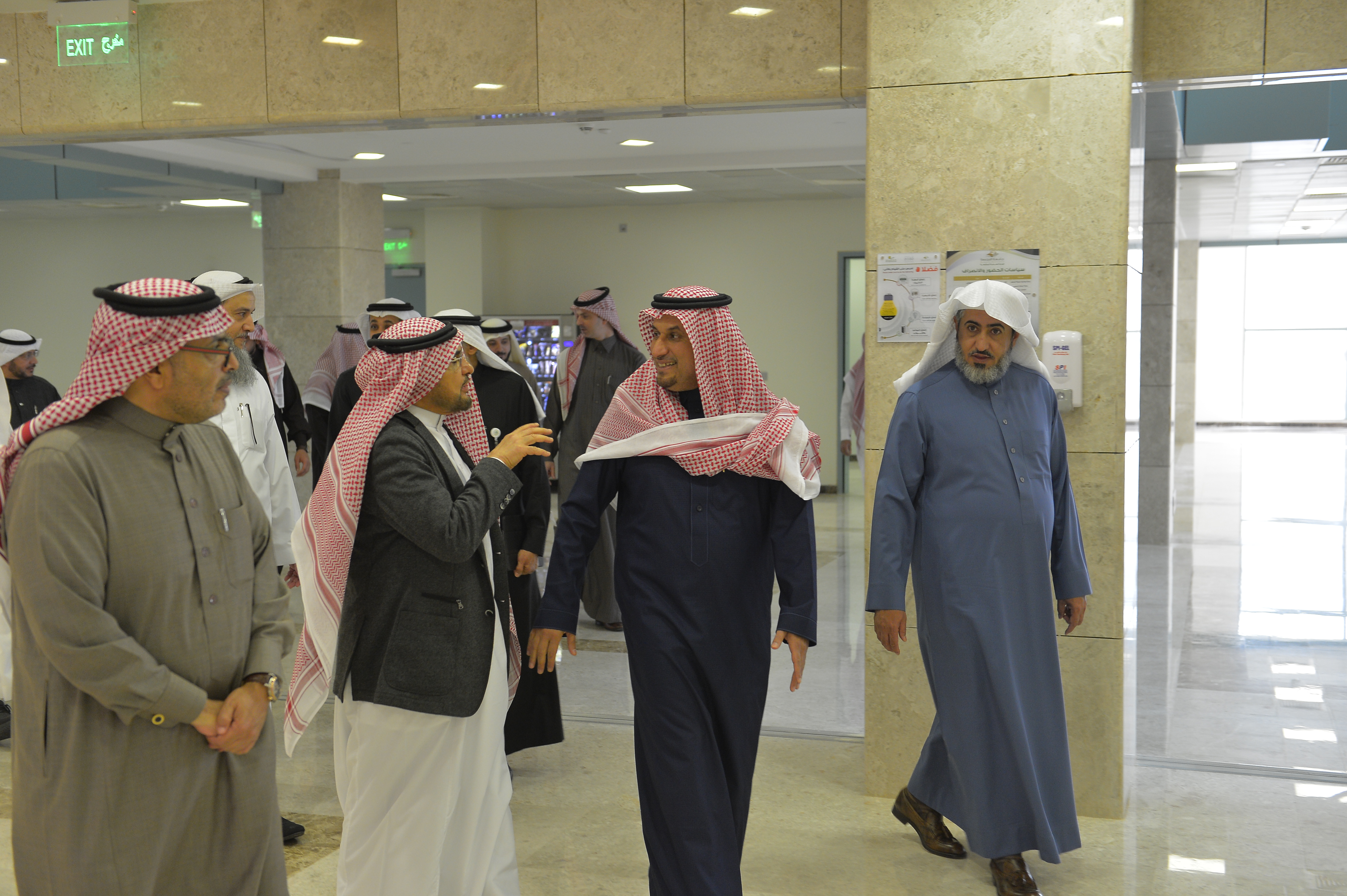 معالي رئيس جامعة المعرفة والوفد المرافق له يزورون الجامعة 