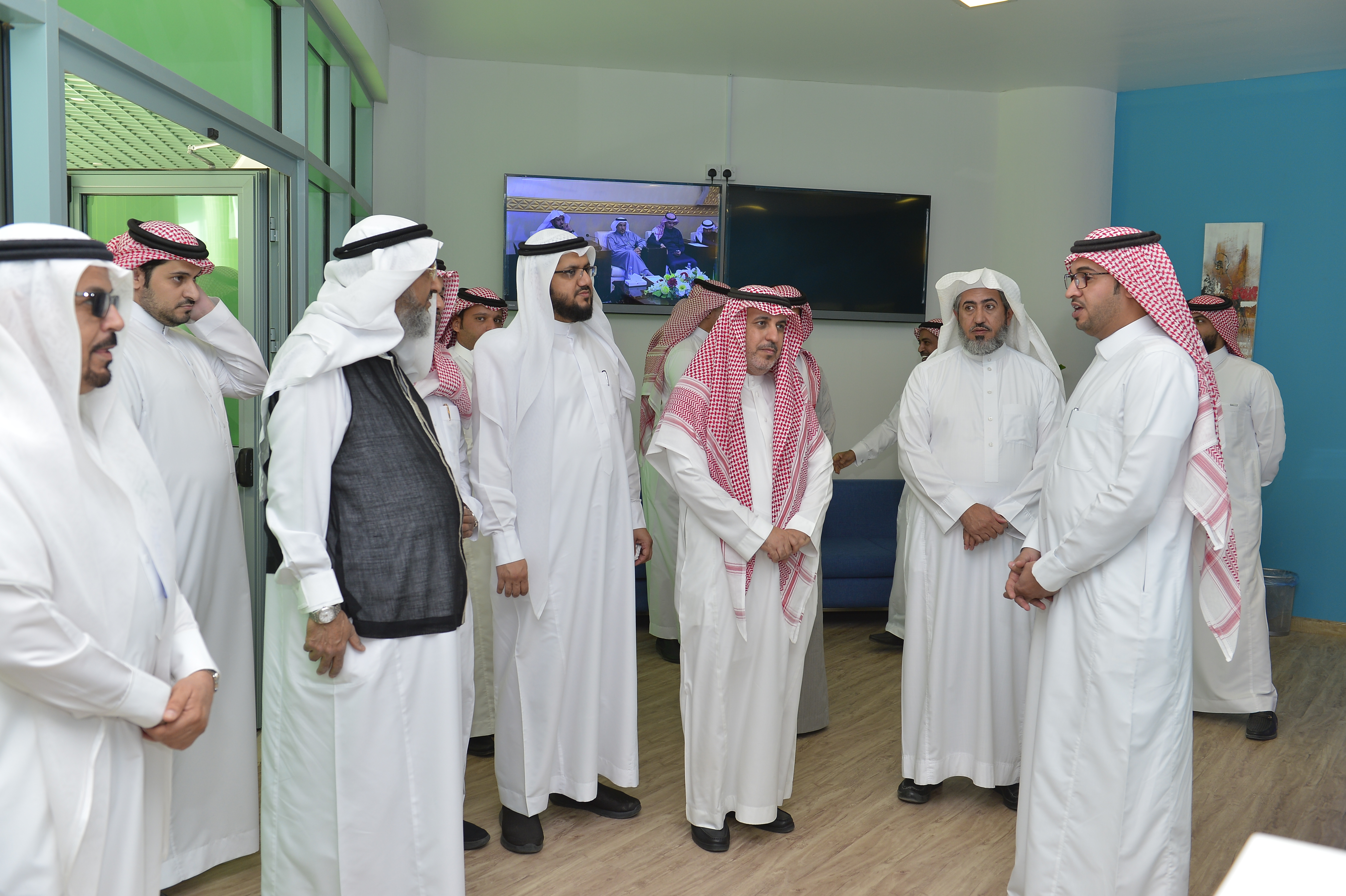 وفد من جامعة الملك عبدالعزيز يزور الجامعة 