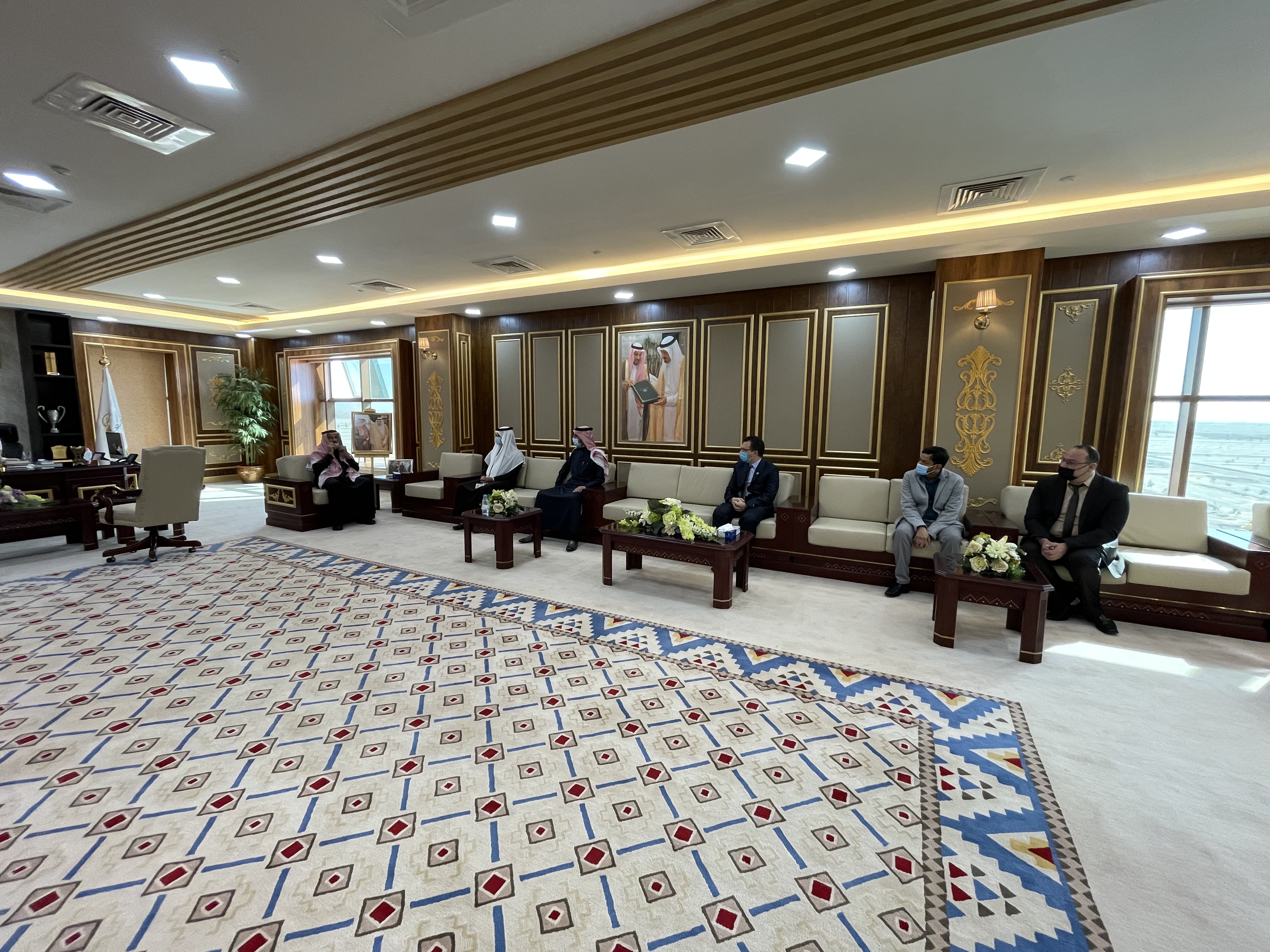 عدد من قيادات وأعضاء هيئة التدريس بكلية الهندسة يحصلون على أ…