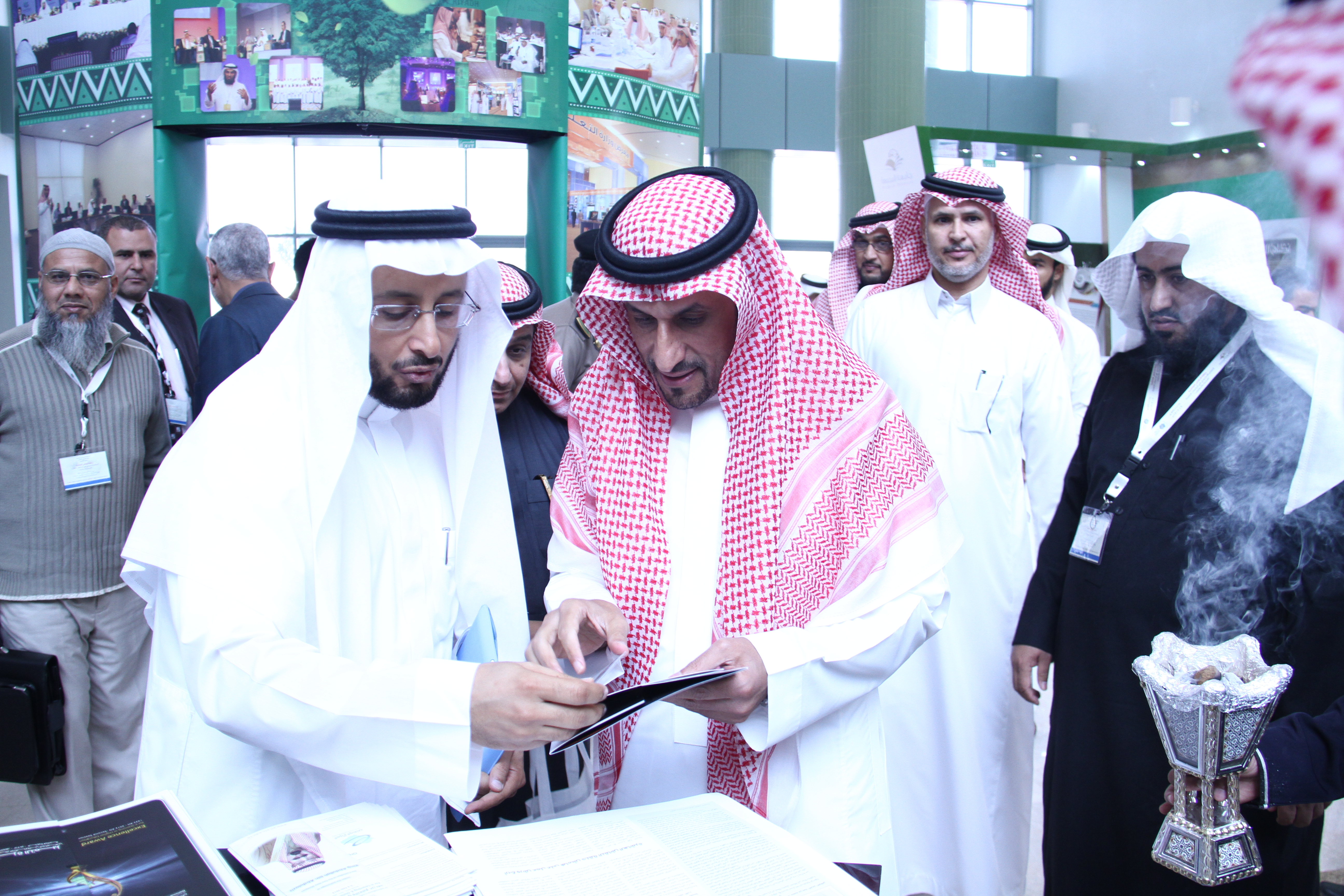 الجامعة تقيم حلقة النقاش العاشرة في التعليم الإلكتروني للجام…