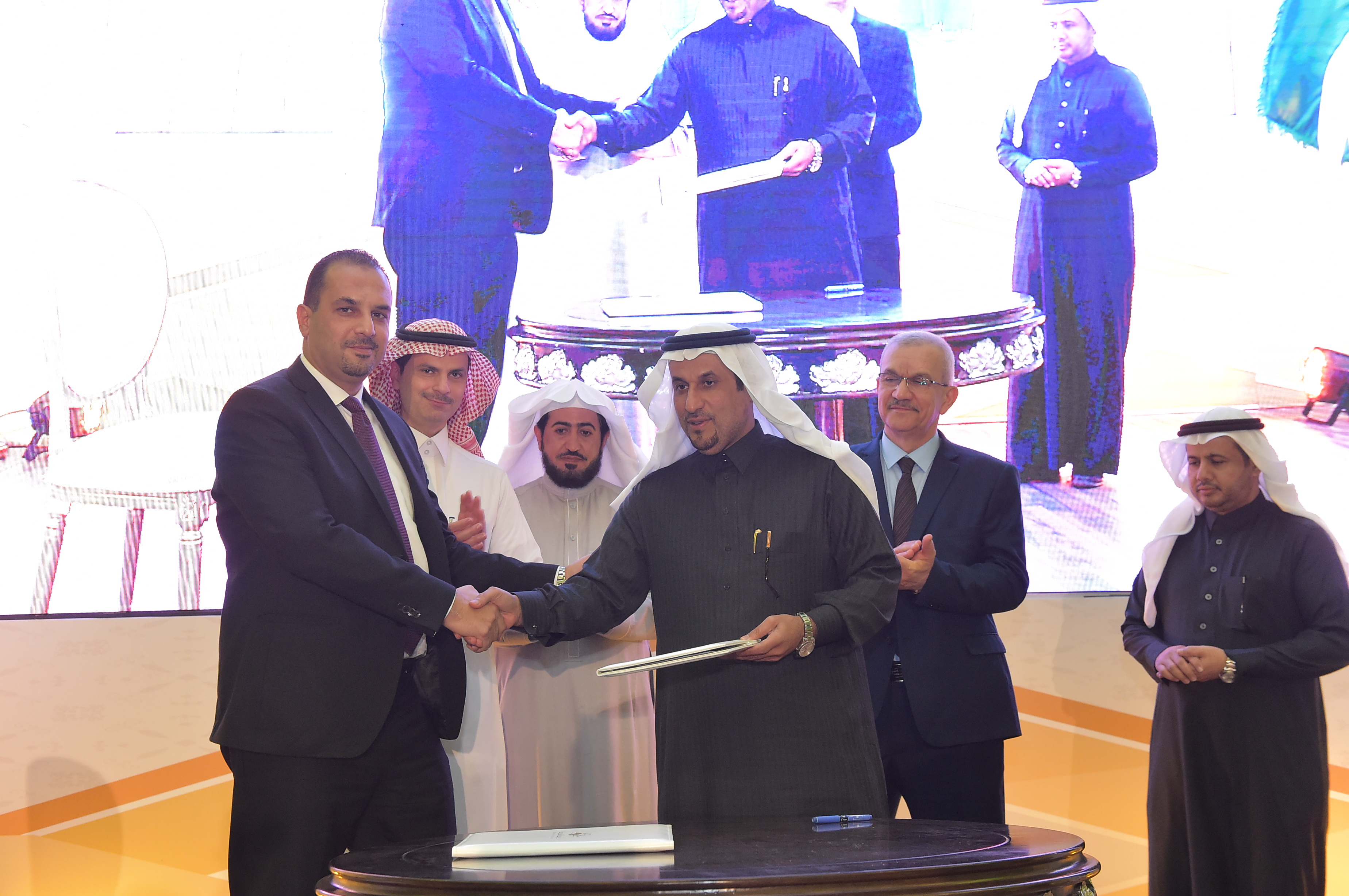 الجامعة توقع مذكرة تفاهم مع جامعة عجمان بالإمارات العربية ال…