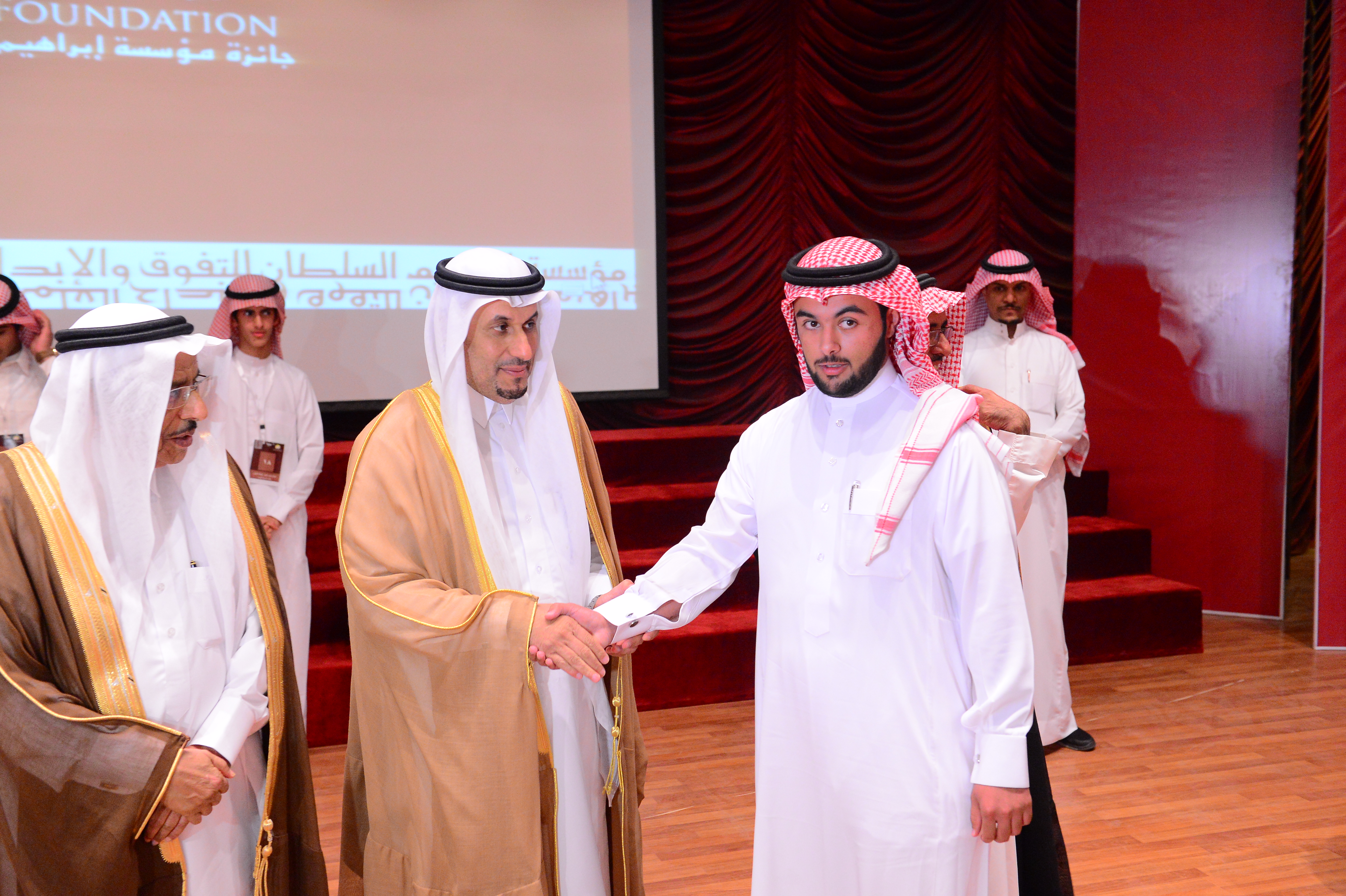 اختراعات طلاب كلية الهندسة تحصد جوائز احتفالية في جائزة الشي…