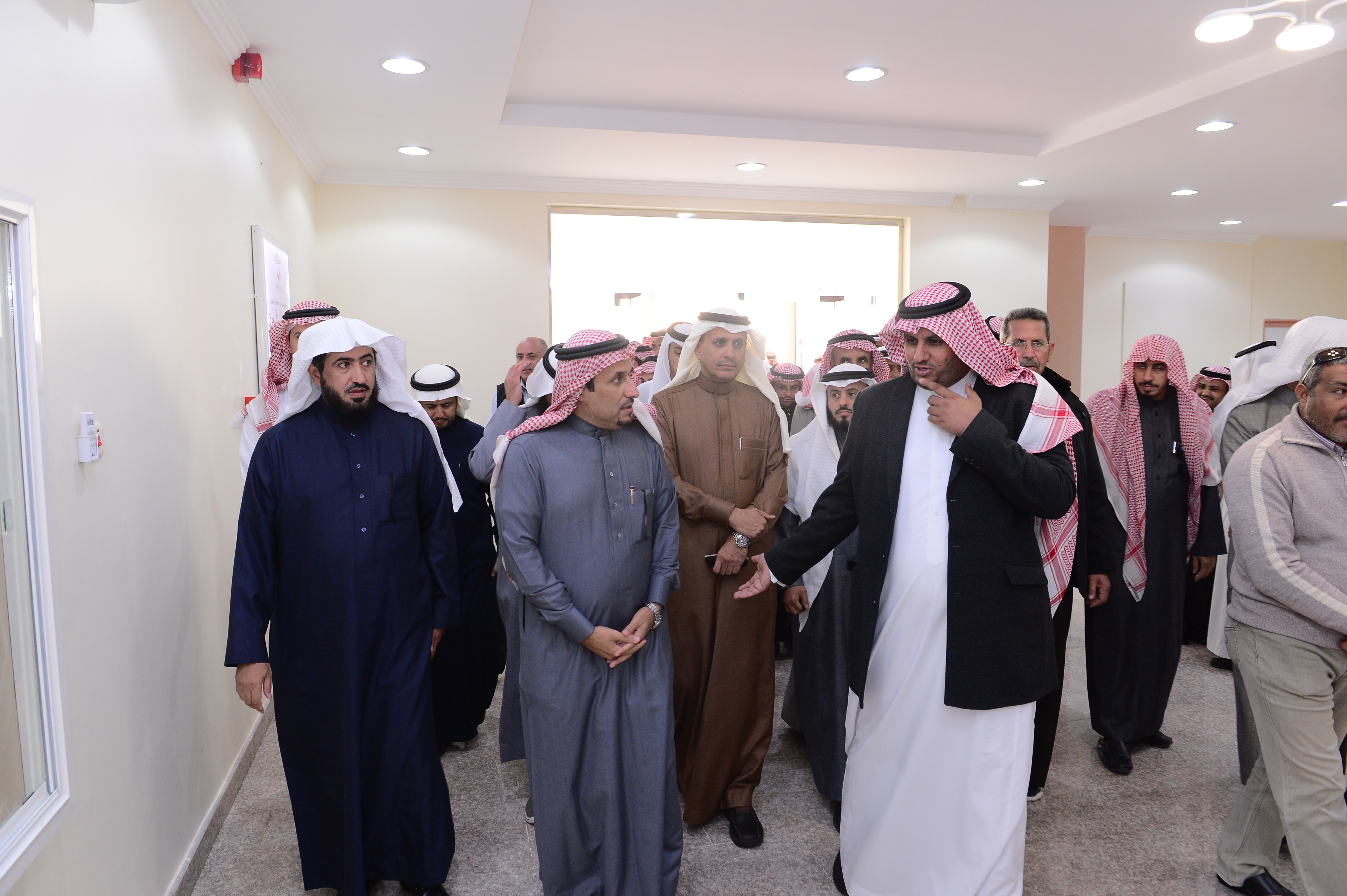 معالي مدير الجامعة يفتتح مشروع توسعة أقسام الطالبات بكلية ال…