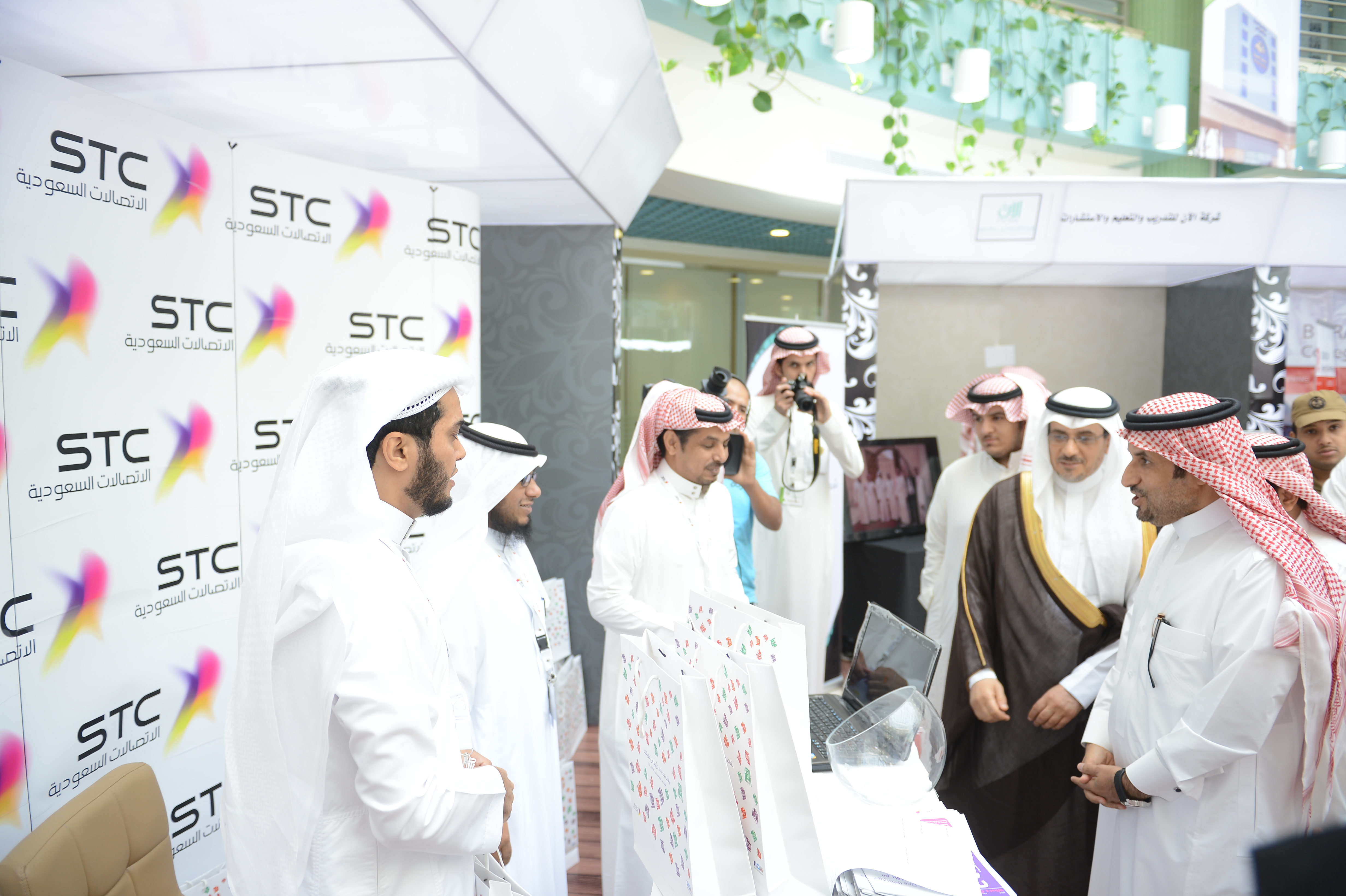 الجامعة تقيم يوم المهنة السنوي الأول 