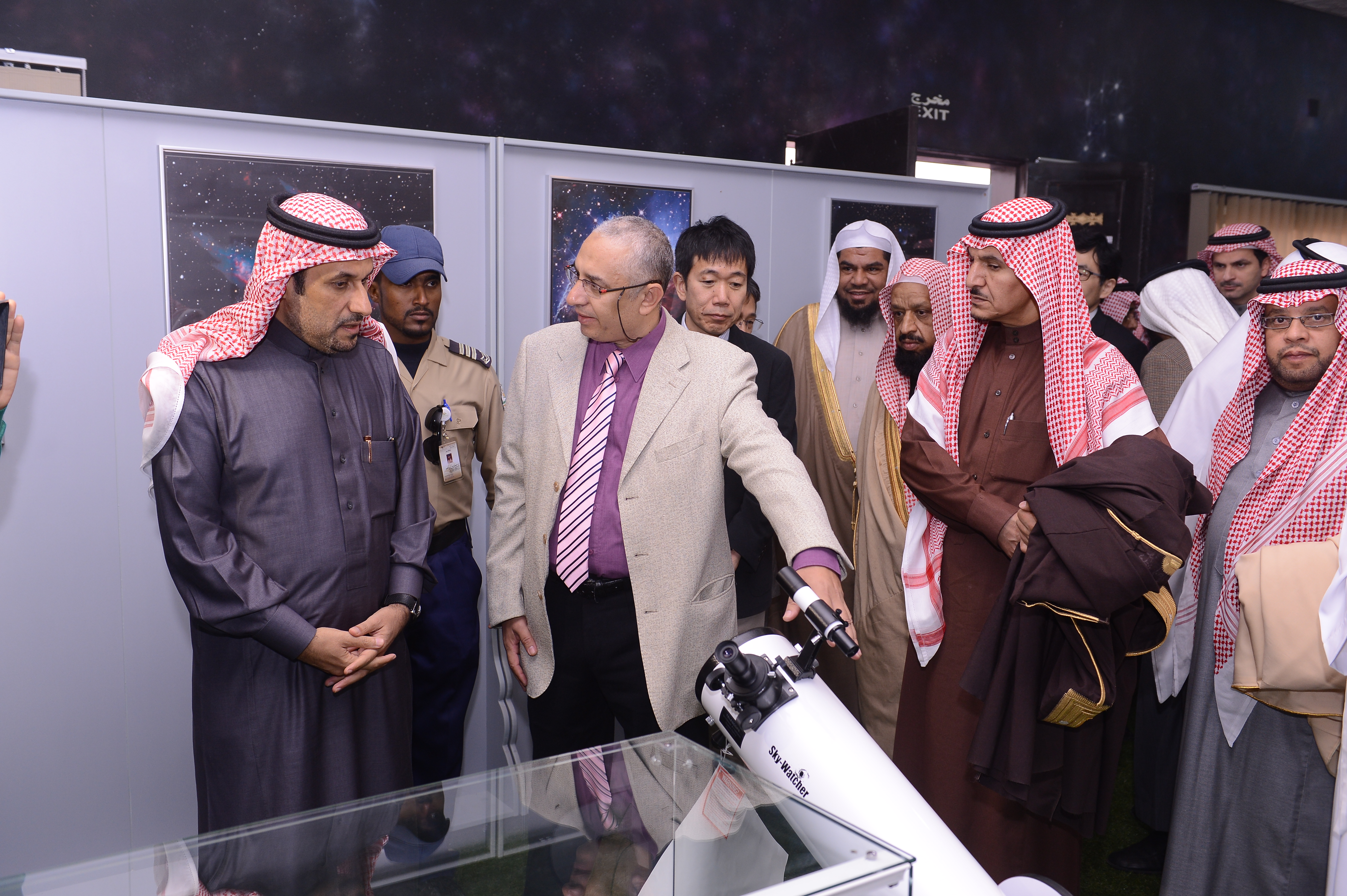 معالي مدير الجامعة يفتتح المرصد الفلكي بحوطة سدير