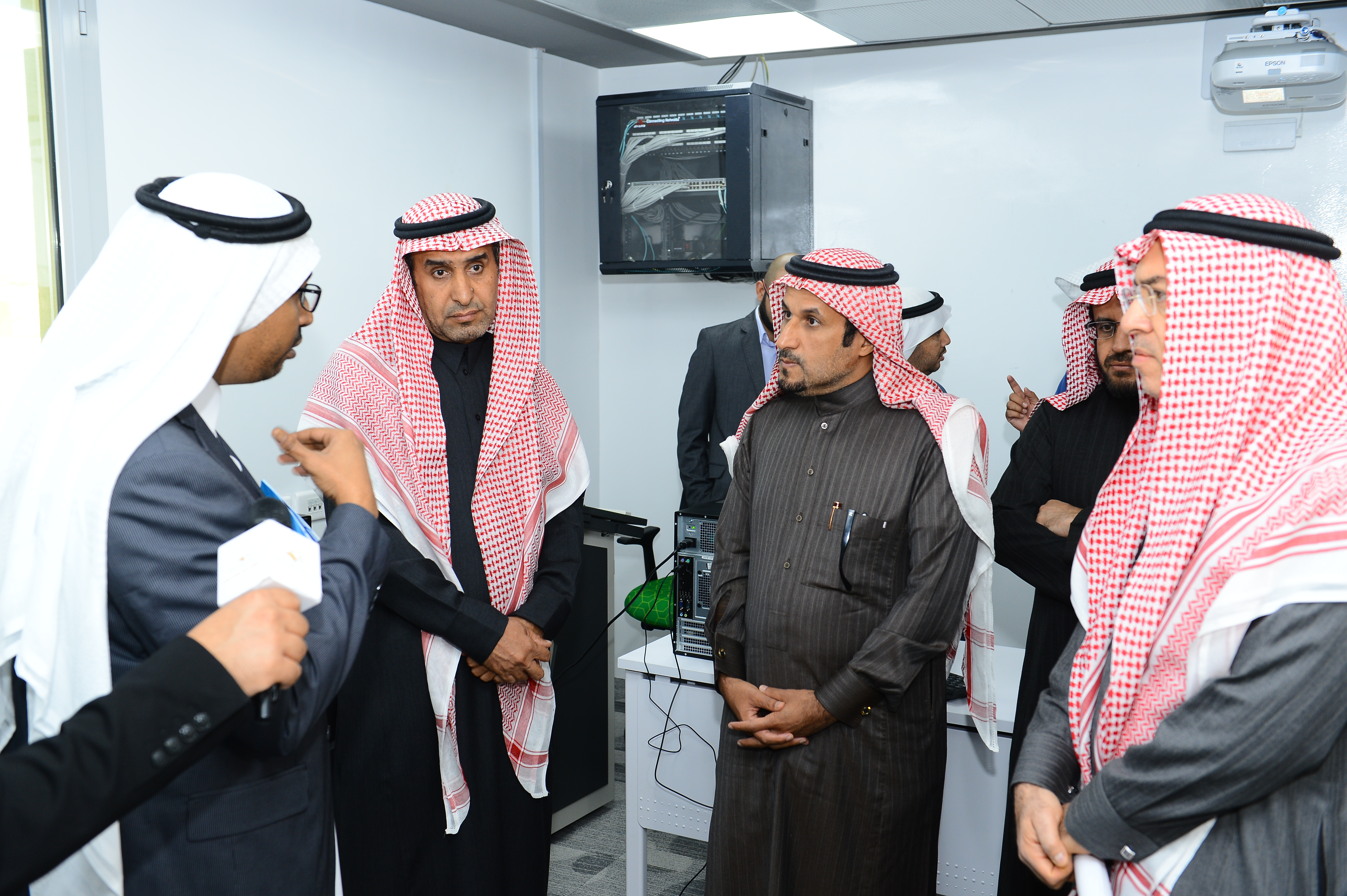 معالي مدير الجامعة يفتتح مبنى كلية علوم الحاسب والمعلومات