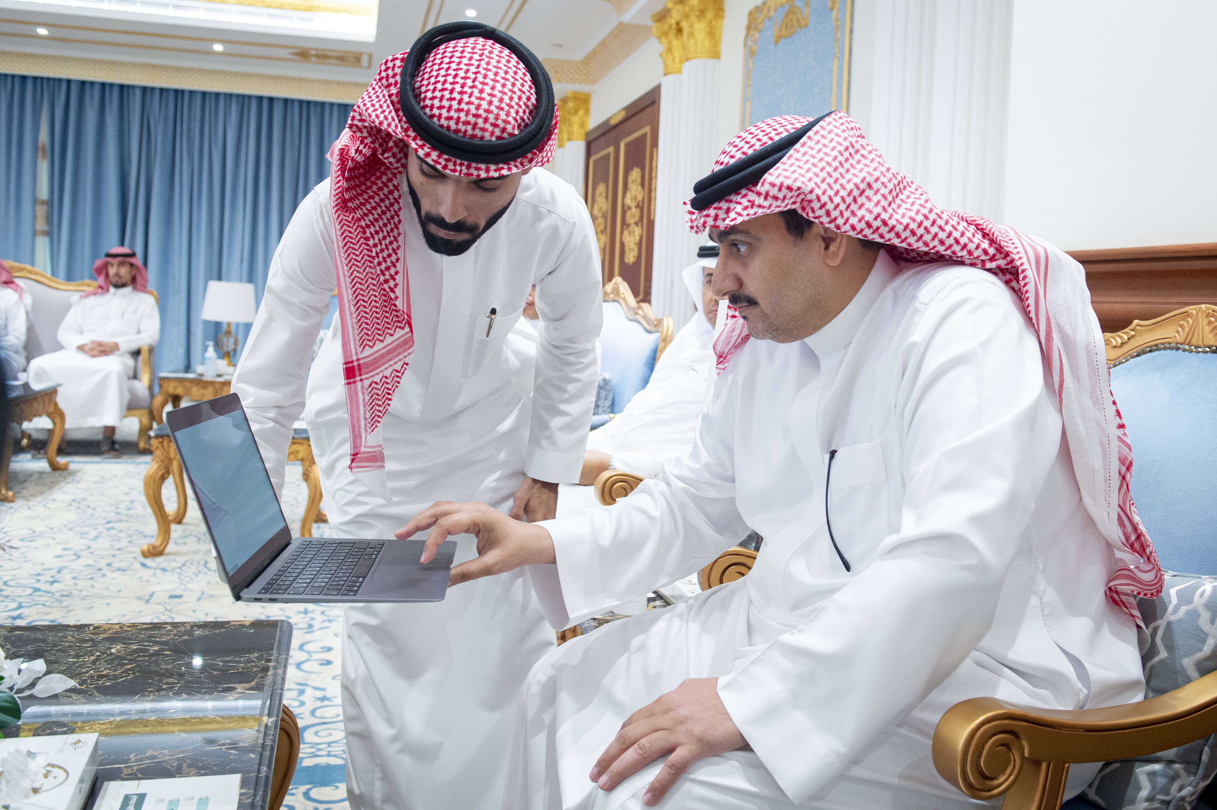 رئيس الجامعة يدشن عدداً من الأنظمة الرقمية لرفع مستوى الأداء…