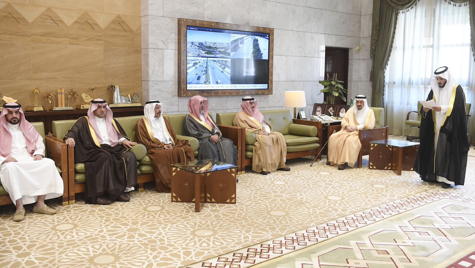 أمير منطقة الرياض يرعى حفل تسليم جائزة الجامعة لخدمة المجتمع ، ويكرم فائزيها .