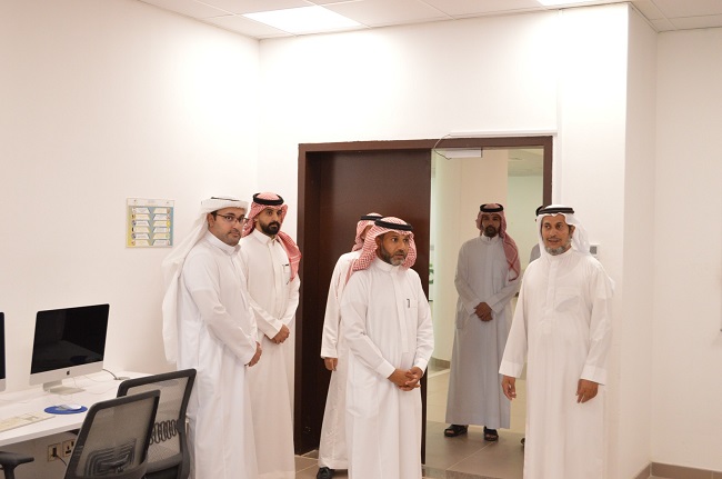 وكيل الجامعة للشؤون التعليمية زيارات