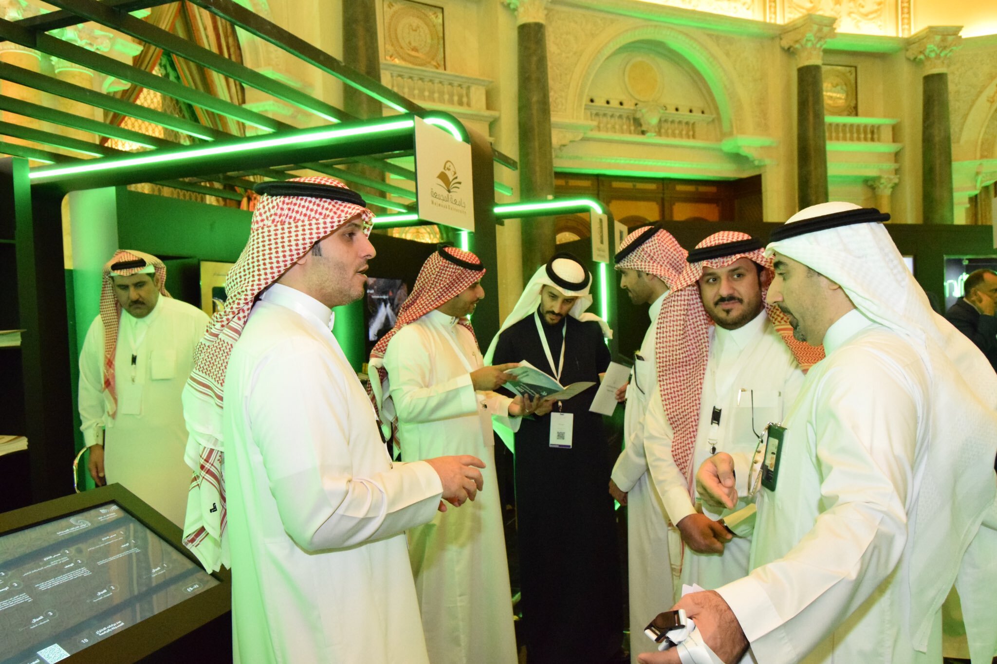 الجامعة تشارك في مؤتمر الشراكات المستدامة .