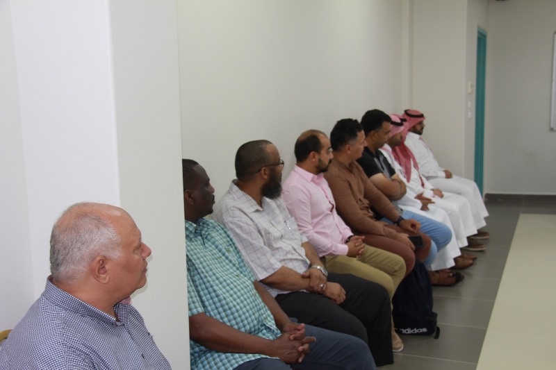 احتفال بعودة الموظفين والكادر التعليمي