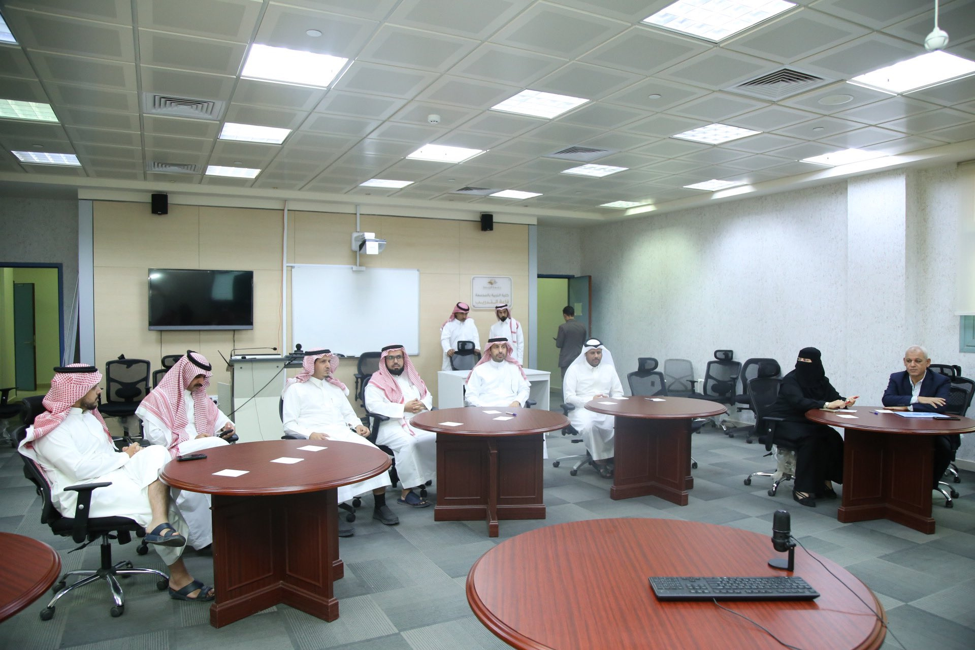 لقاء فريق العمل مع عمادة الجودة وتطوير المهارات