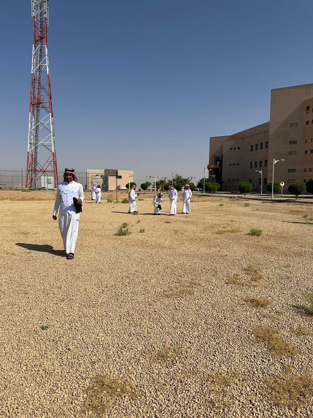 امتداداً لمراحل تنفيذ "مبادرة تحسين بيئة المدن الجامعية" الإدارة وبالتعاون مع كلية العلوم يُنفذان نشاط المبادرة