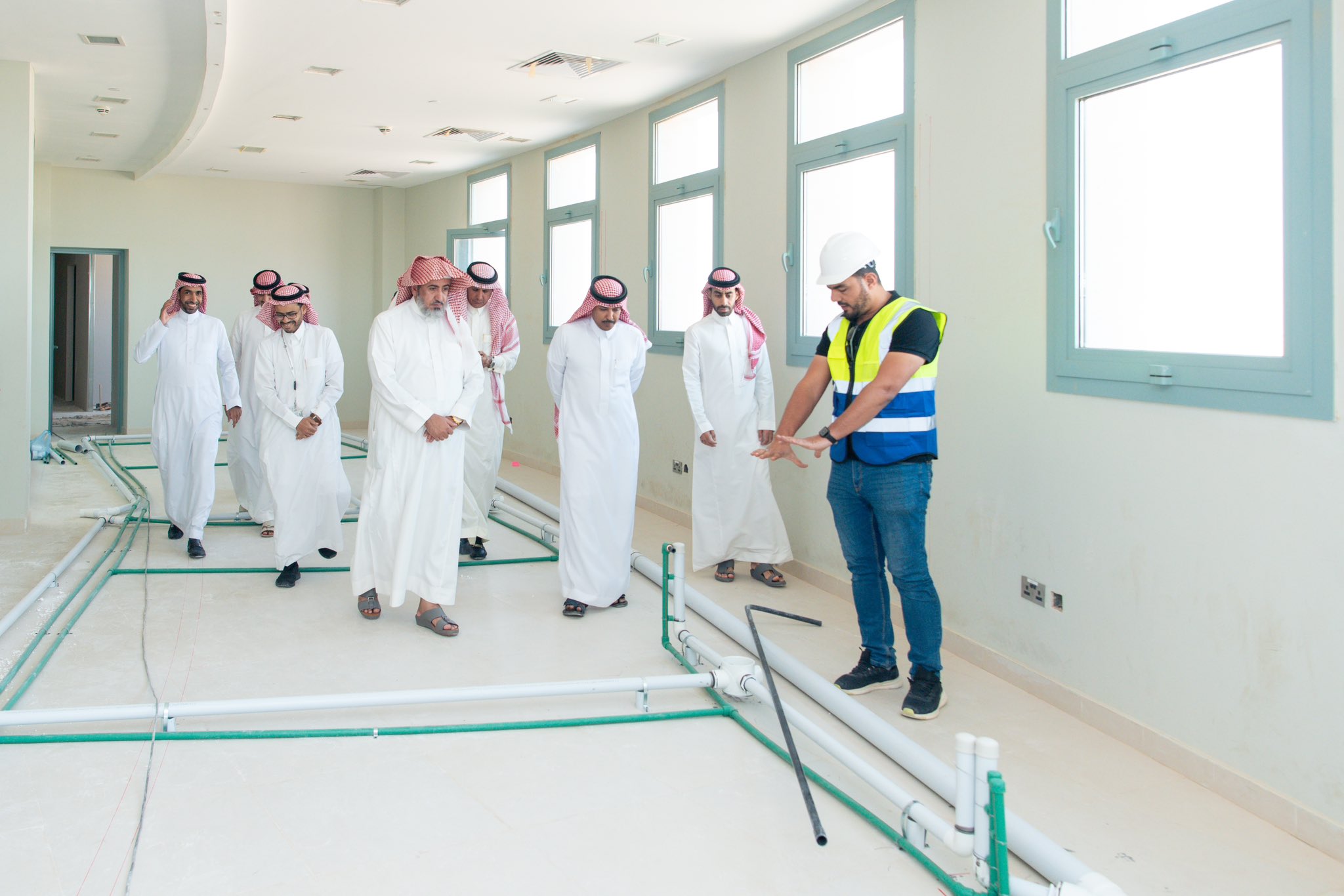 تفقد مشروع عيادات طب الأسنان التعليمية بالمجمعة
