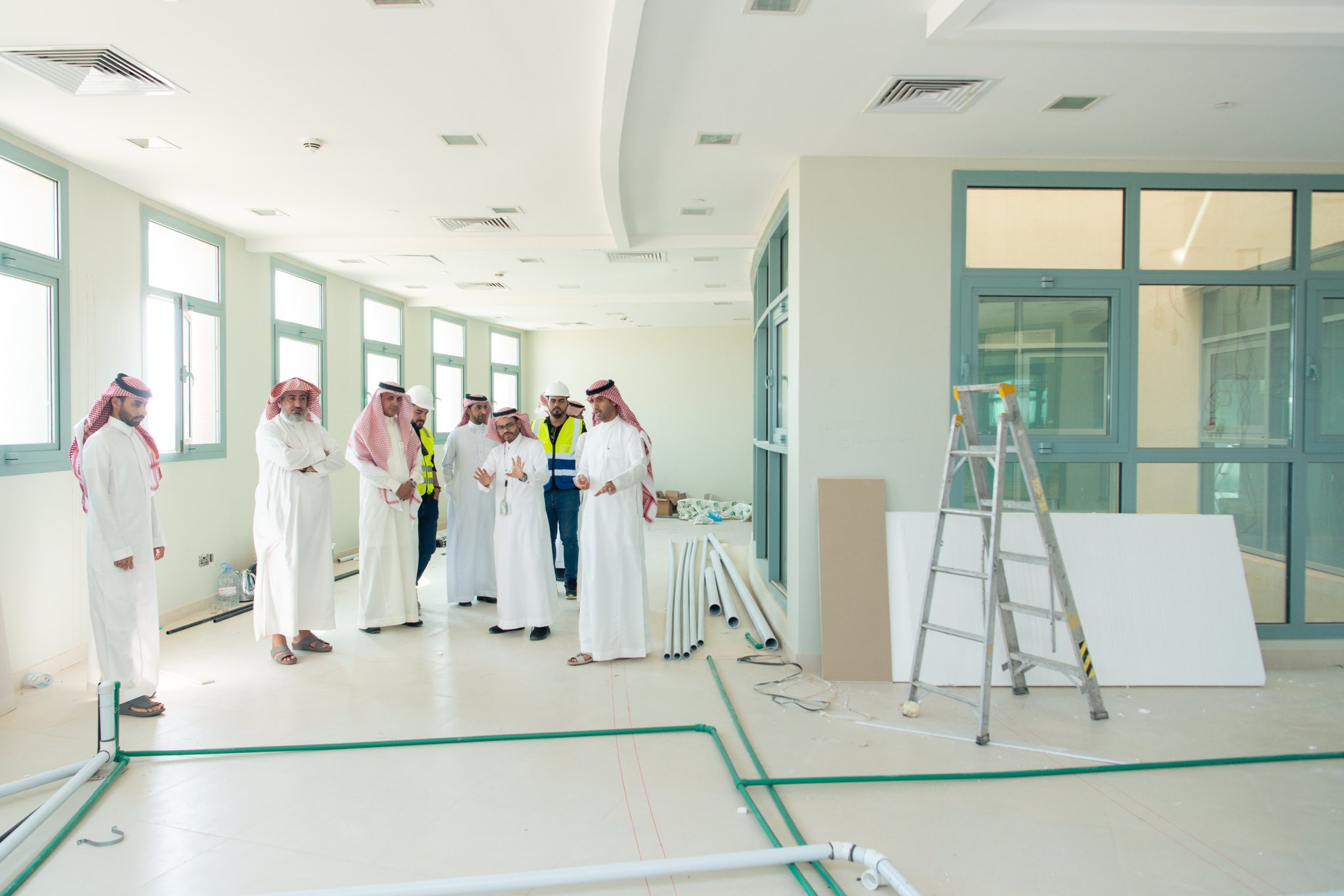 تفقد مشروع عيادات طب الأسنان التعليمية بالمجمعة
