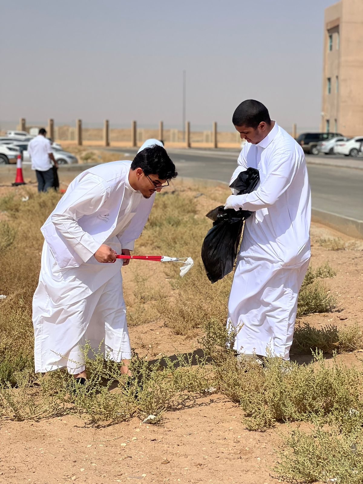 امتداداً لمراحل تنفيذ "مبادرة تحسين بيئة المدن الجامعية" : الإدارة وبالتعاون مع كلية الهندسة تُنفذ نشاط المبادرة