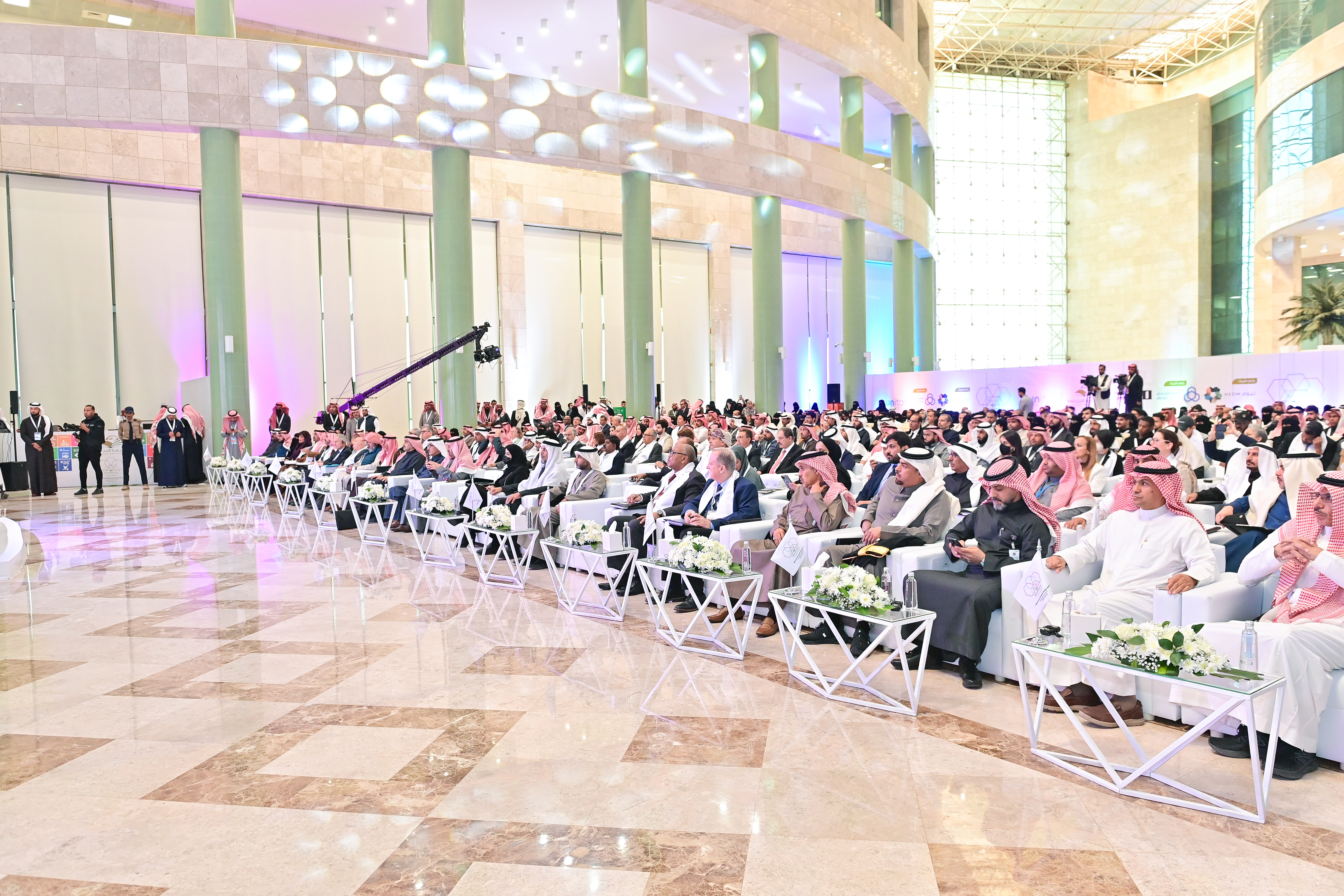 الجامعة تقيم المؤتمر الدولي : ( الجامعات وأهداف التنمية المس…