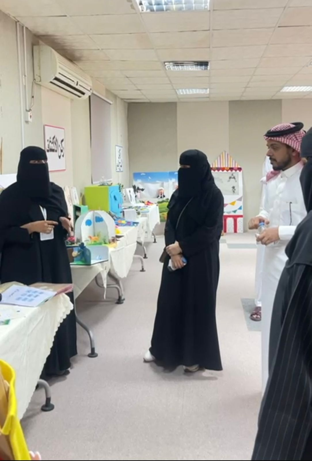 فتتاح معرض المشاريع الطلابية للتنمية المستدامة لقسمي رياض الأطفال واللغة الإنجليزية