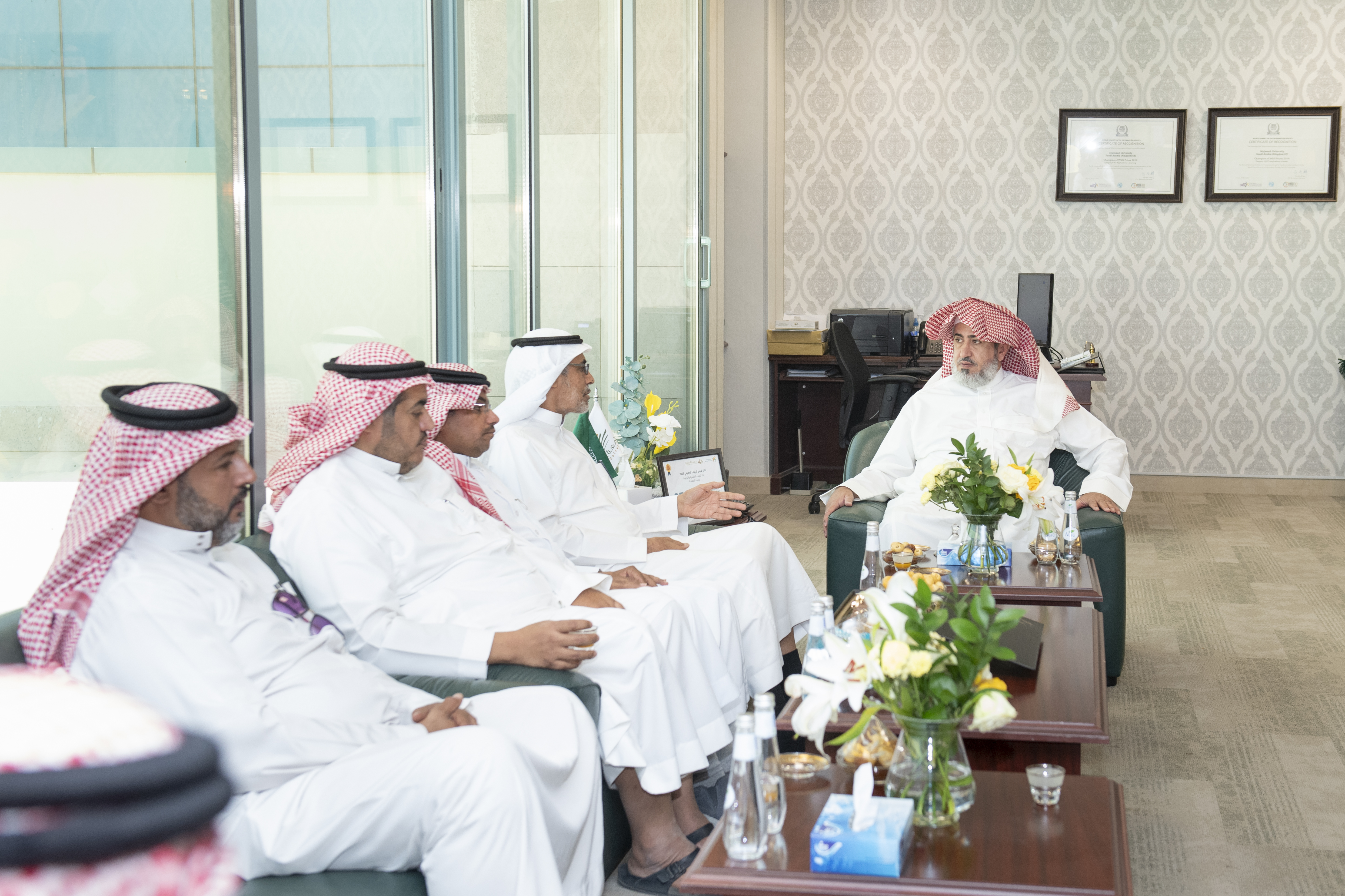 وكيل الجامعة للتنمية والاستثمار يدشن مبادرة الكراسي الكهربائية المساعدة لذوي الإعاقة الحركية