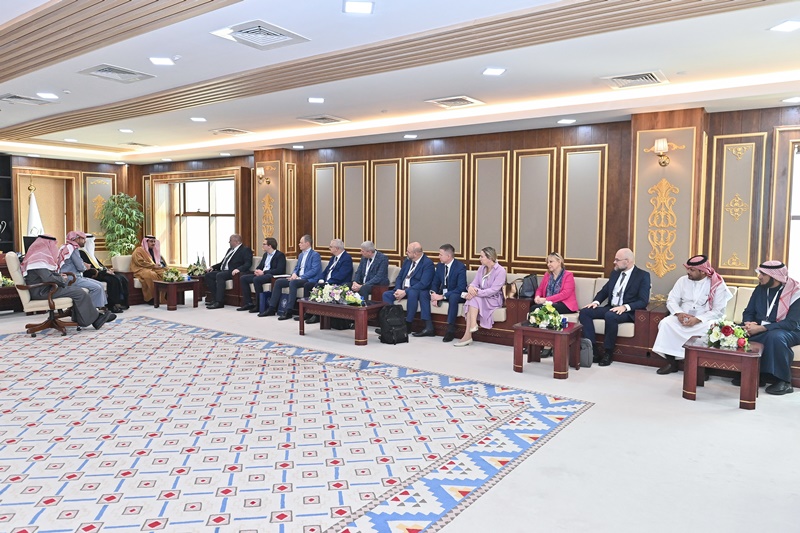 وفدٌ من رؤساء وقيادات الجامعات البولندية يزور الجامعة