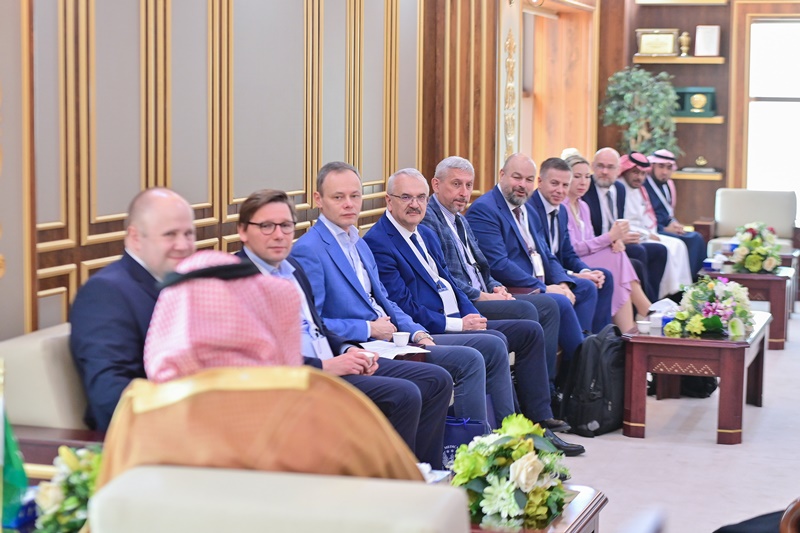 وفدٌ من رؤساء وقيادات الجامعات البولندية يزور الجامعة