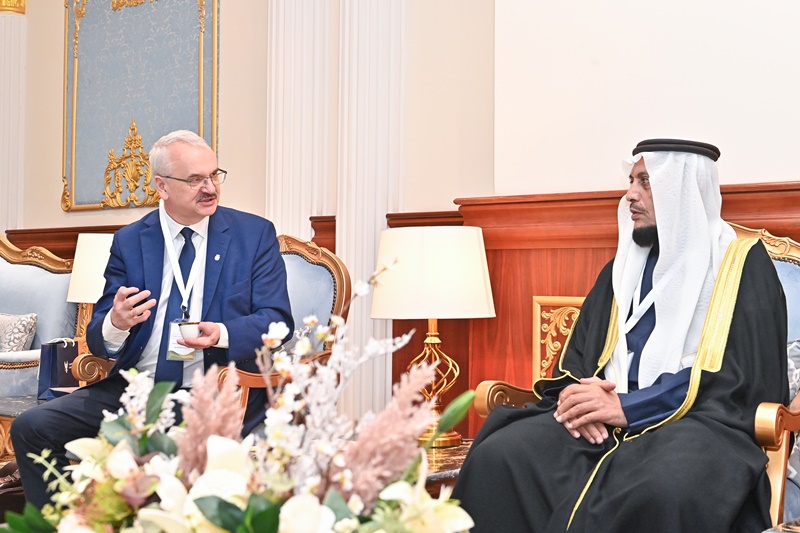 وفدٌ من رؤساء وقيادات الجامعات البولندية يزور الجامعة