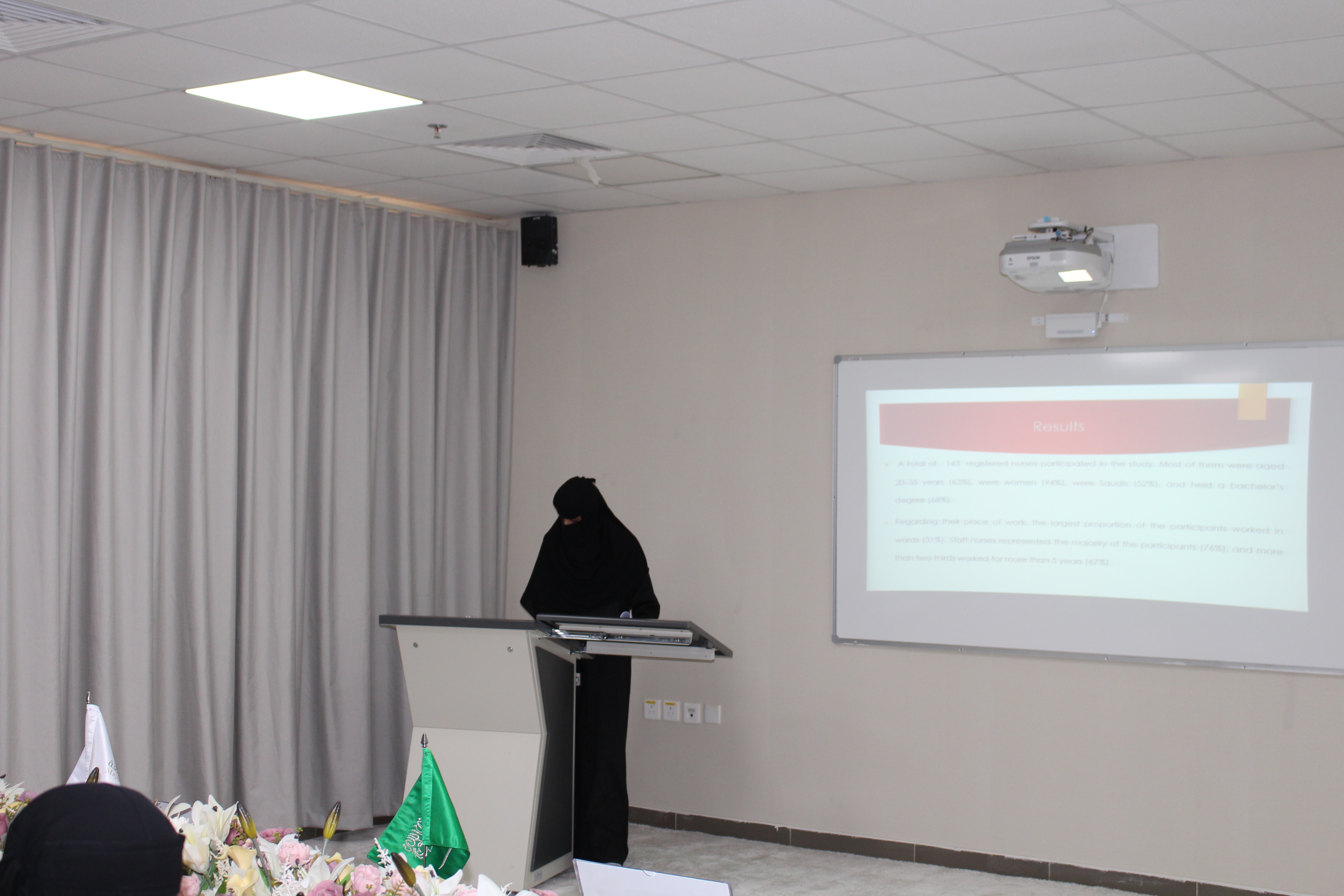لجان المناقشة بكلية التمريض تناقش رسالتي ماجستير
