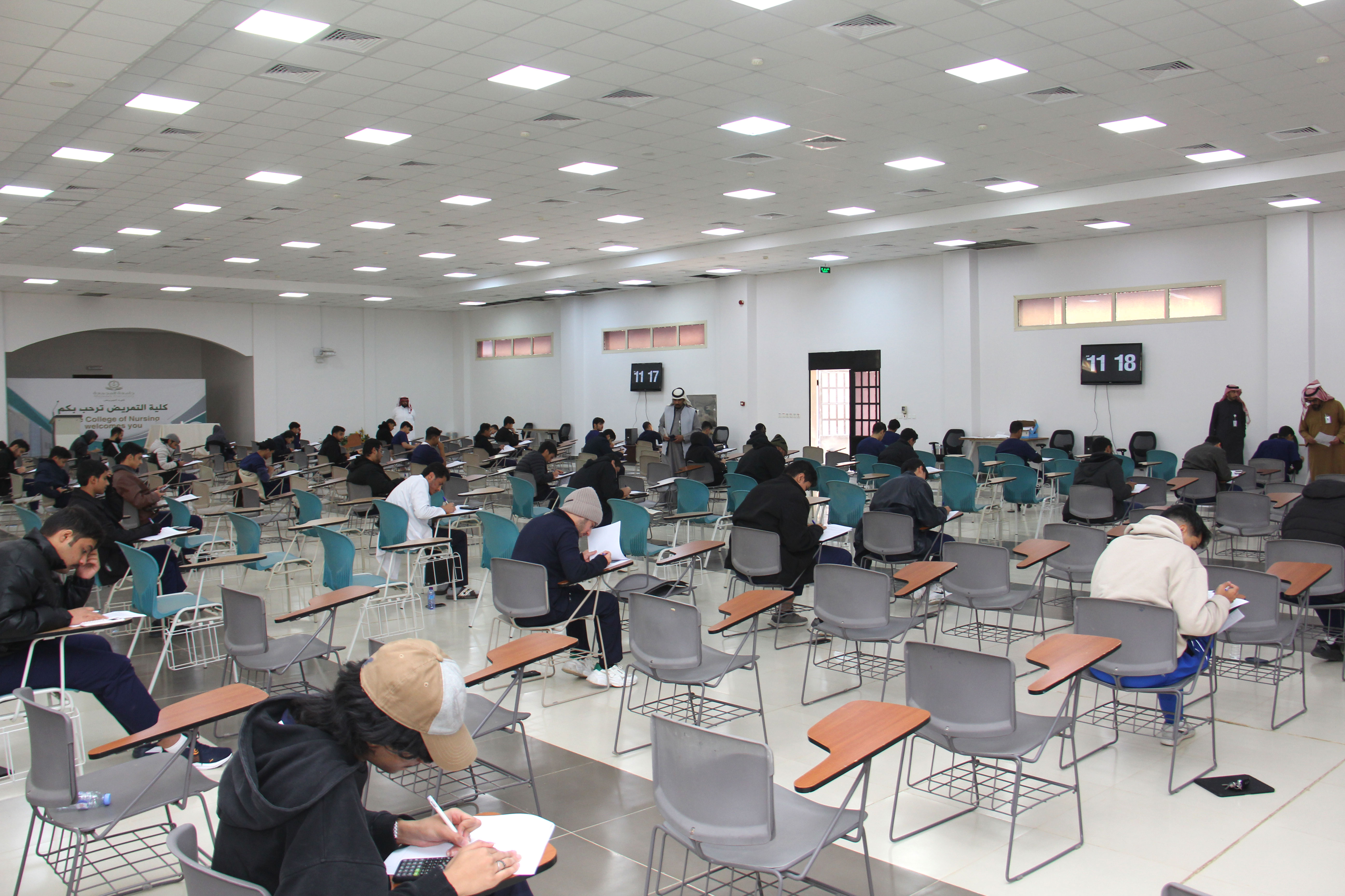 جولات تفقدية في كلية التمريض لمقرات الاختبارات