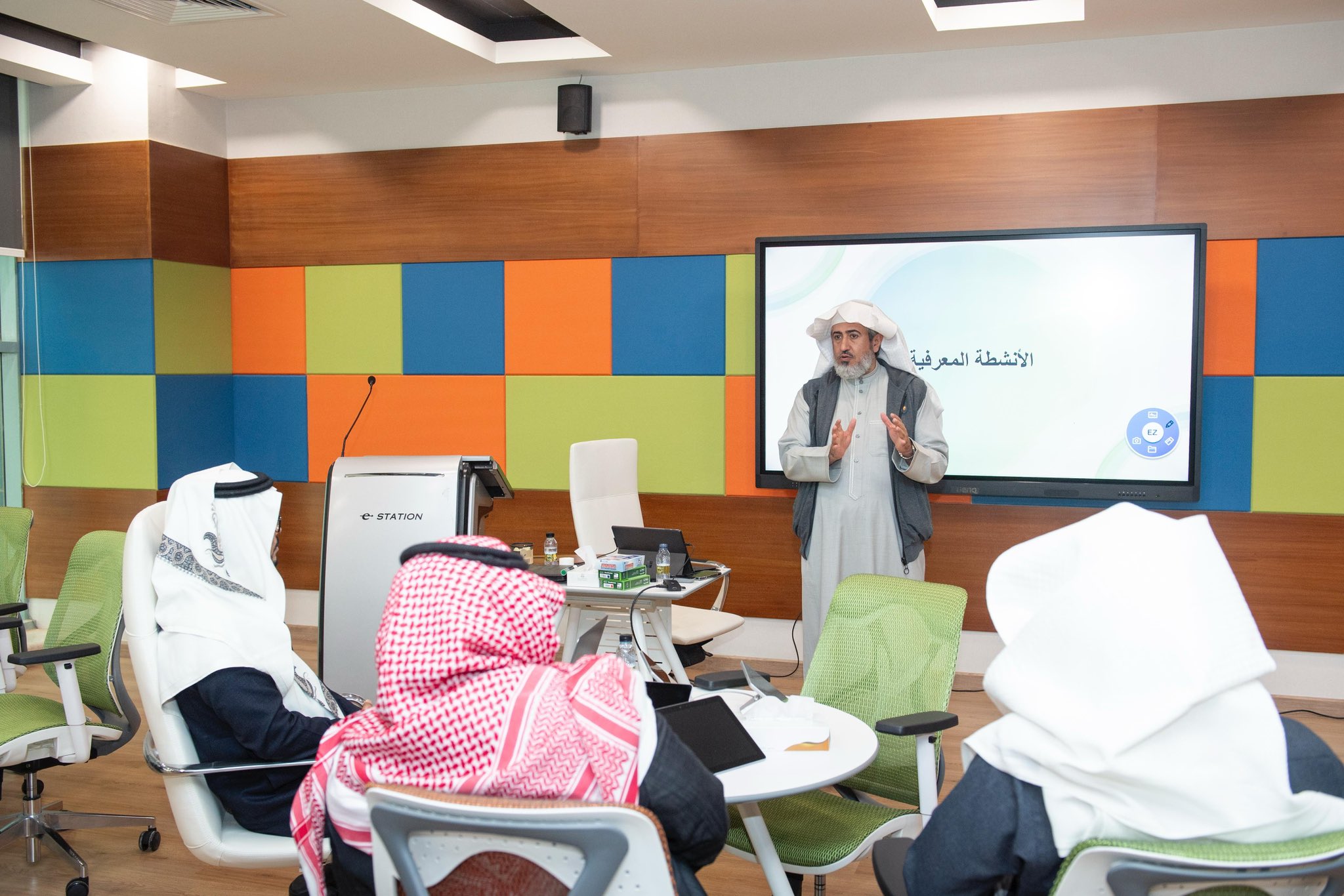 وكيل جامعة المجمعة للتنمية والاستثمار يدشّن الدورة الاحترافية "صناعة المدرب المحترف باستخدام أدوات الذكاء الاصطناعي TOT